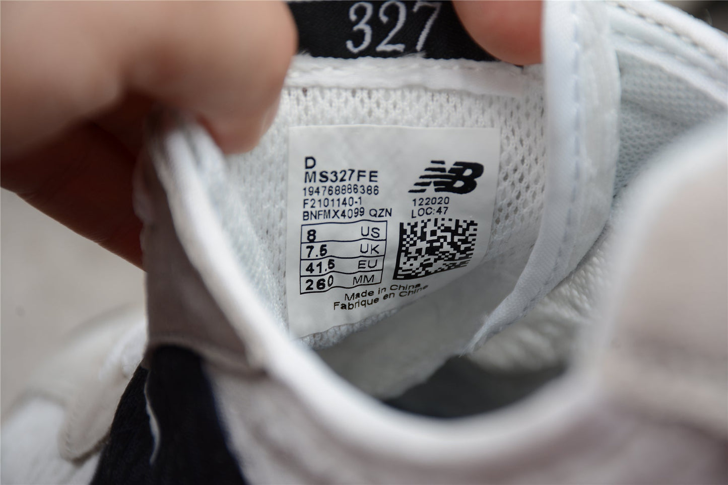 New Balance 327