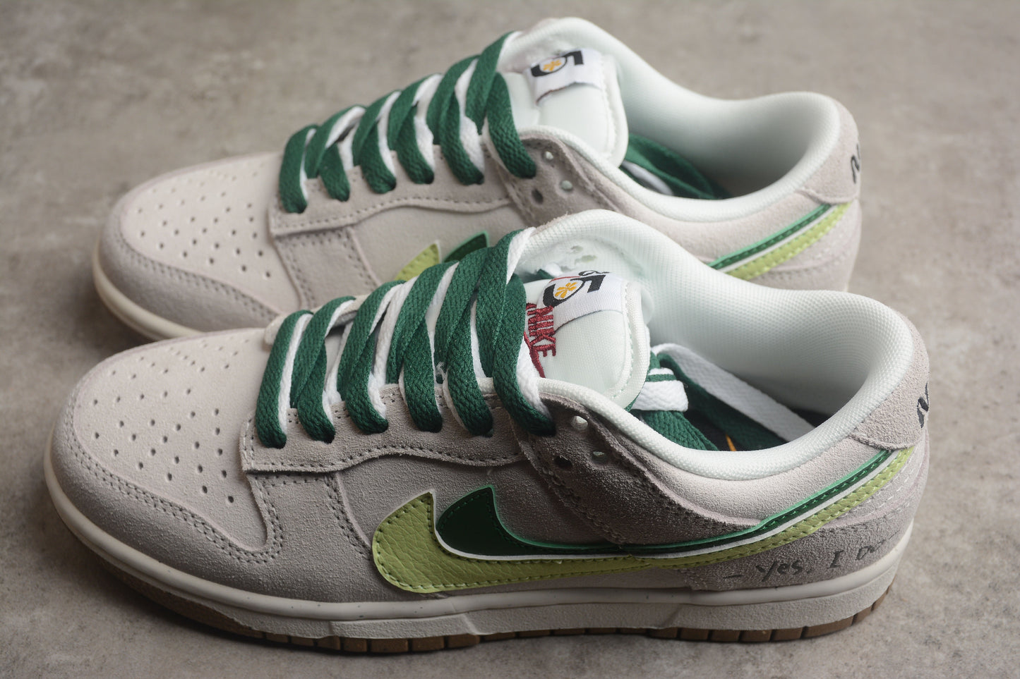 Nike Dunk Low  SB
