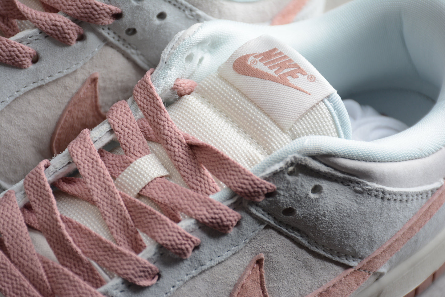 Nike Dunk Low  SB