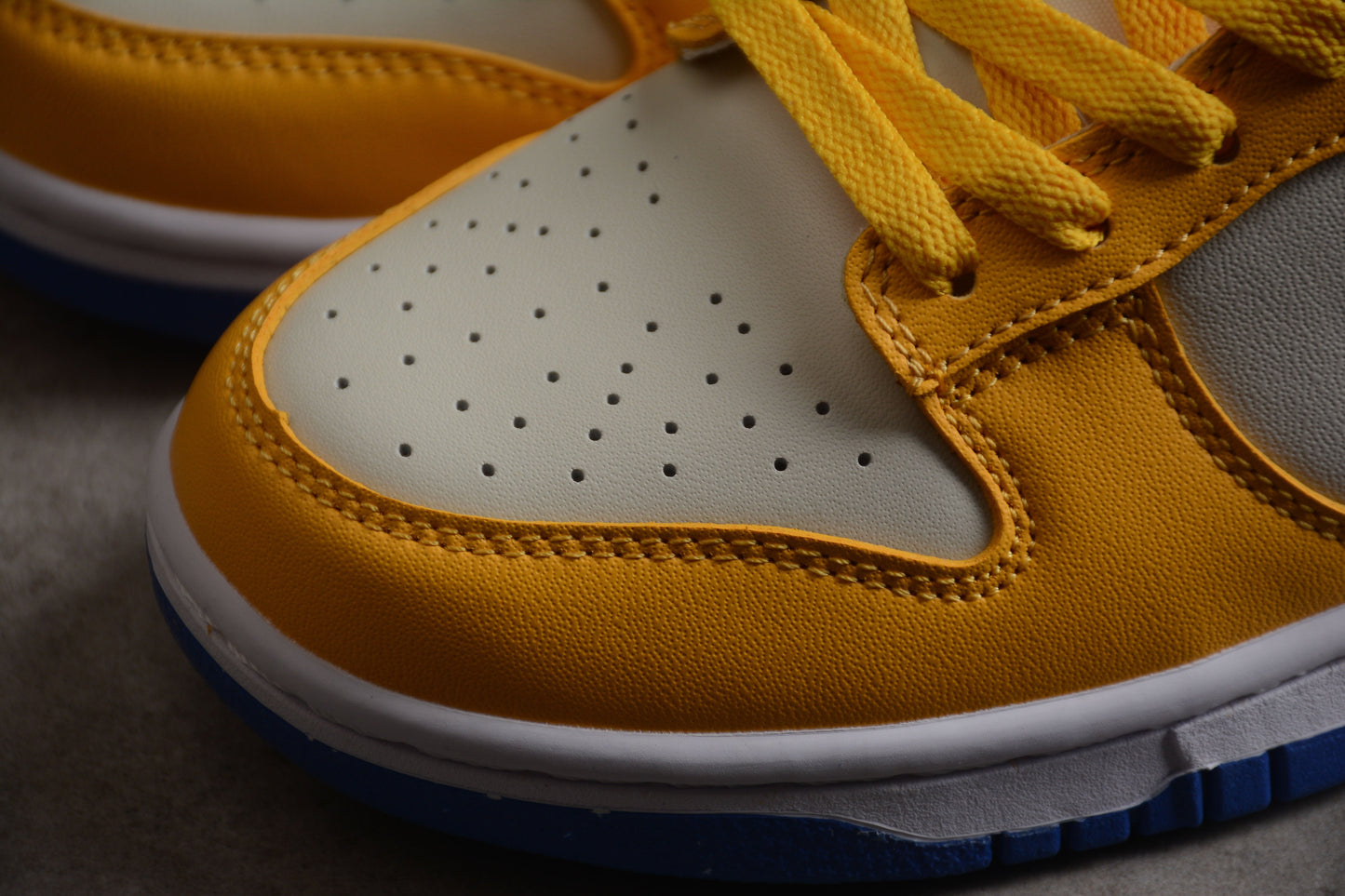 Nike Dunk Low  SB