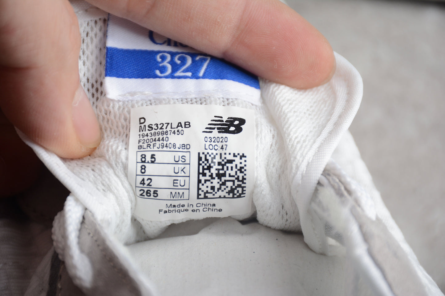 New Balance 327