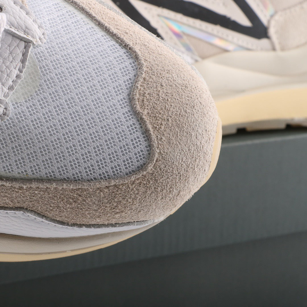 New Balance 5740