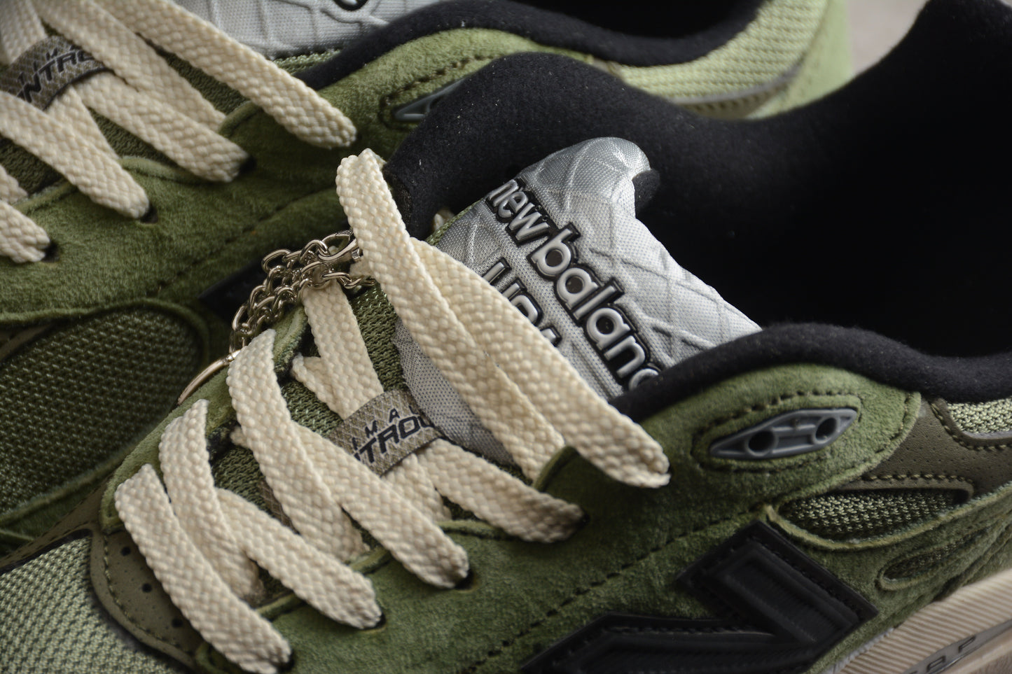 New Balance V3 990