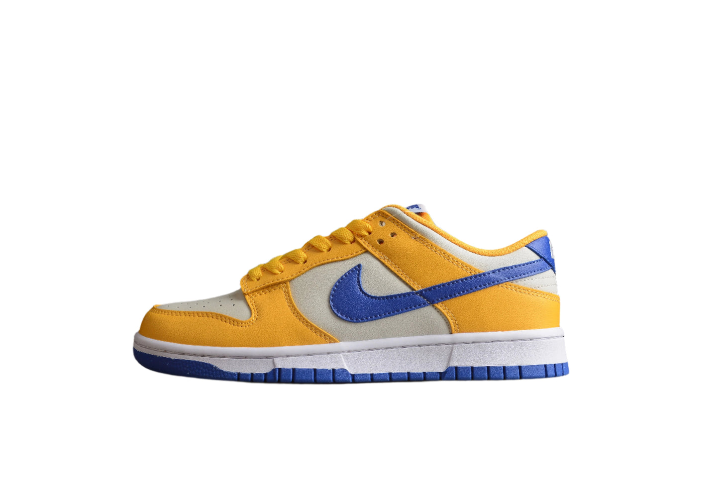 Nike Dunk Low  SB