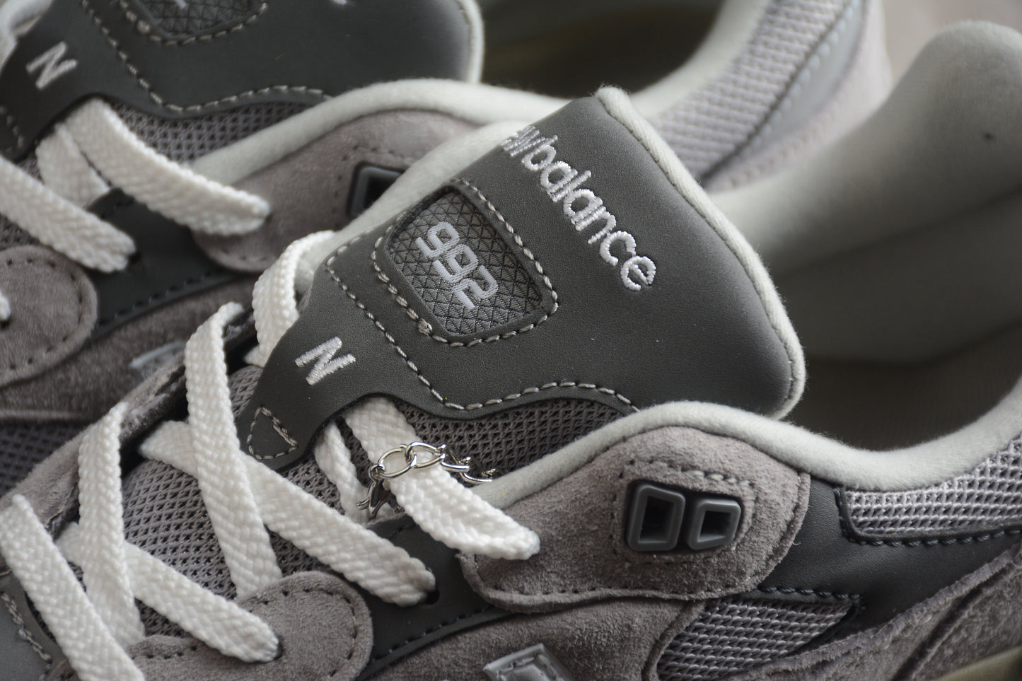 New Balance 992