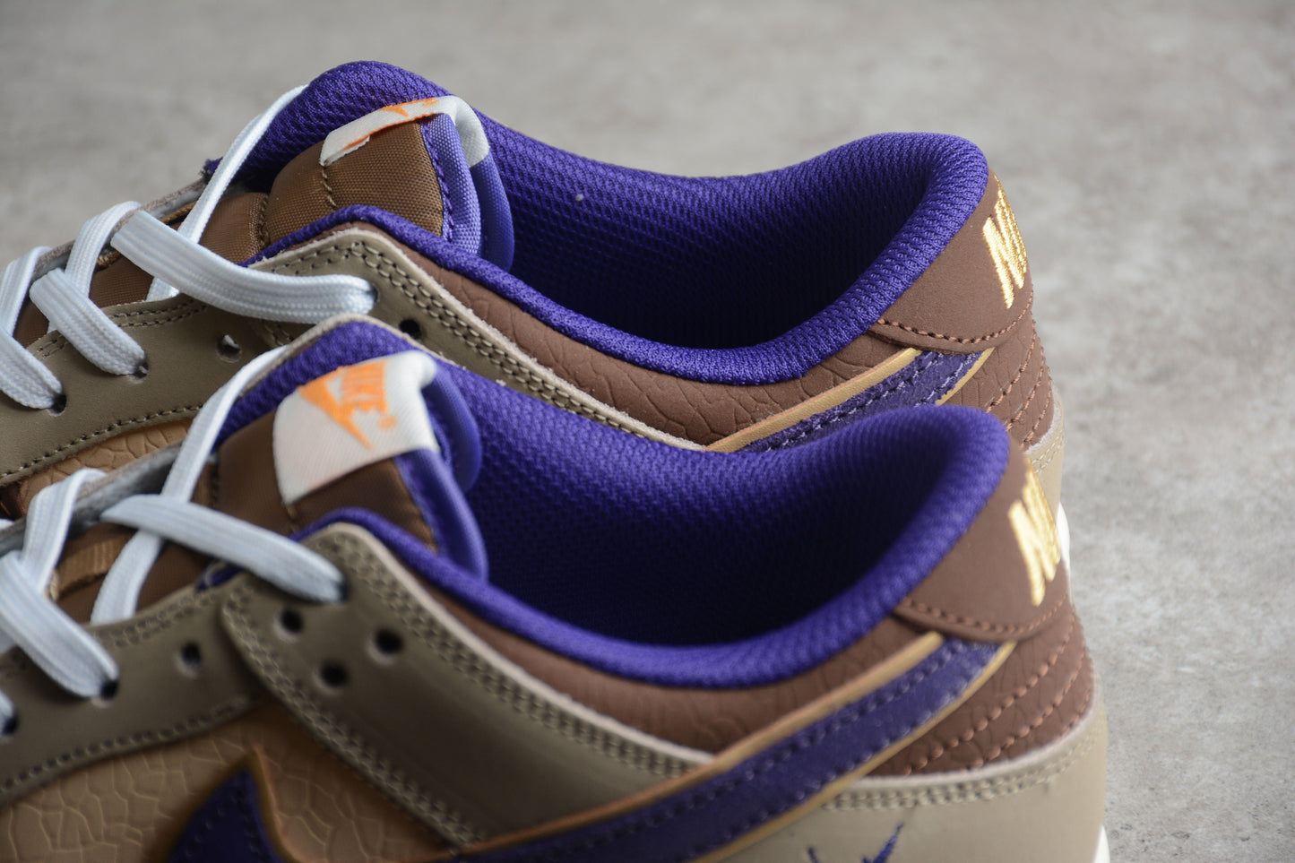 Nike Dunk Low  SB