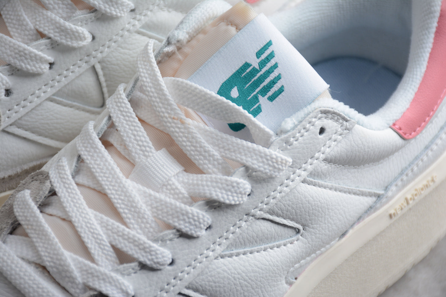 New Balance 302