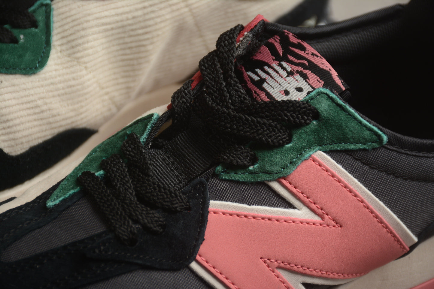 New Balance 327