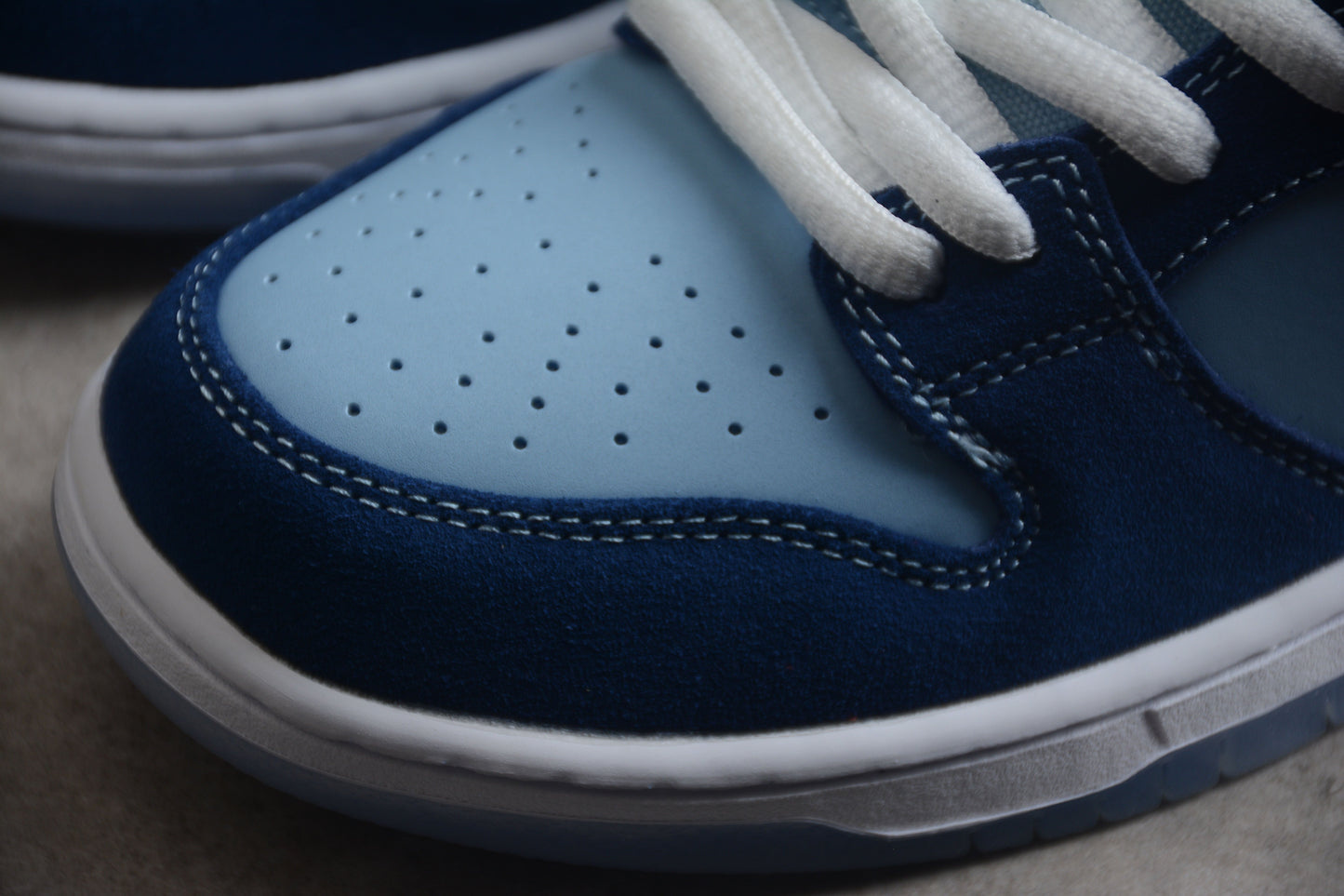 Nike Dunk Low  SB