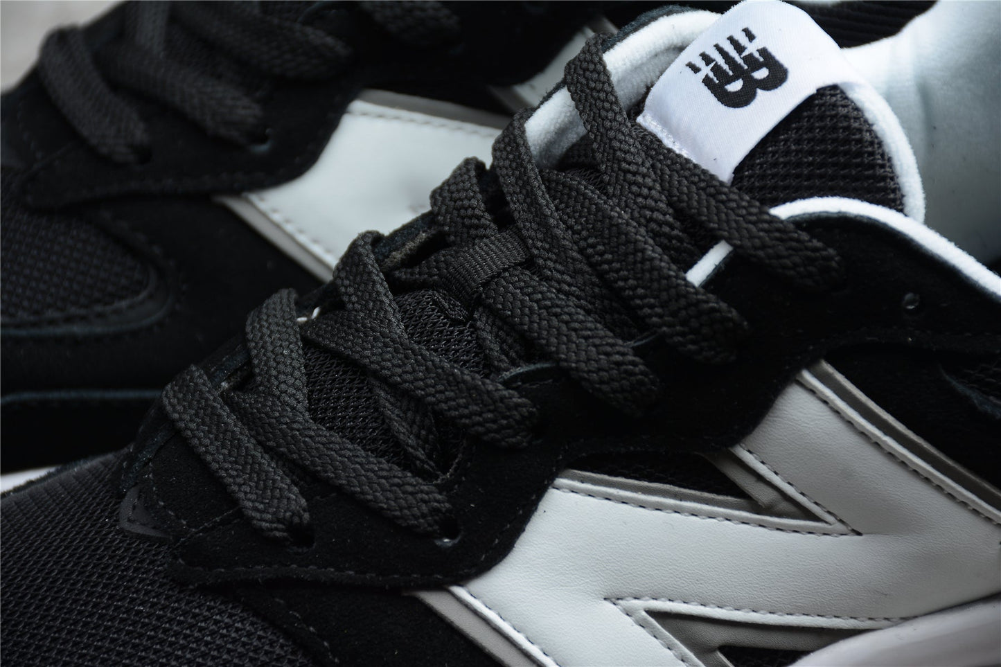 New Balance 5740