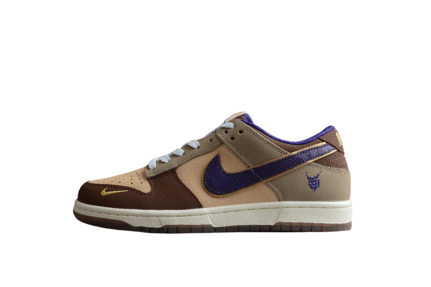 Nike Dunk Low  SB