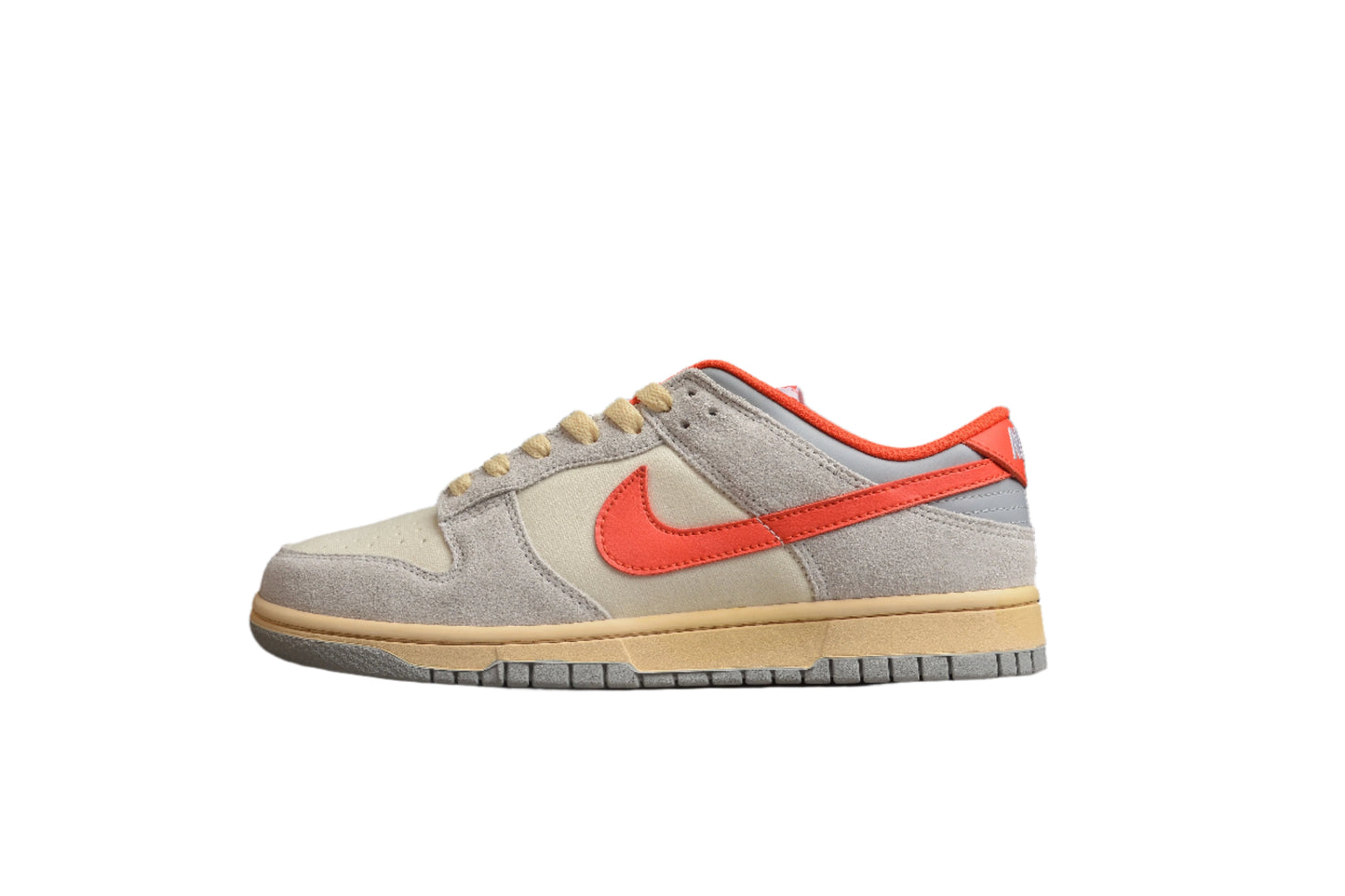 Nike Dunk Low  SB