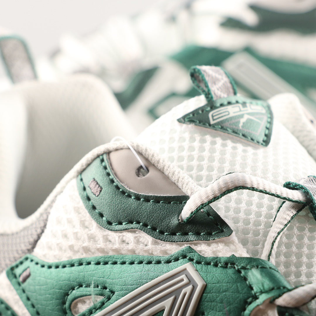 New Balance 610T