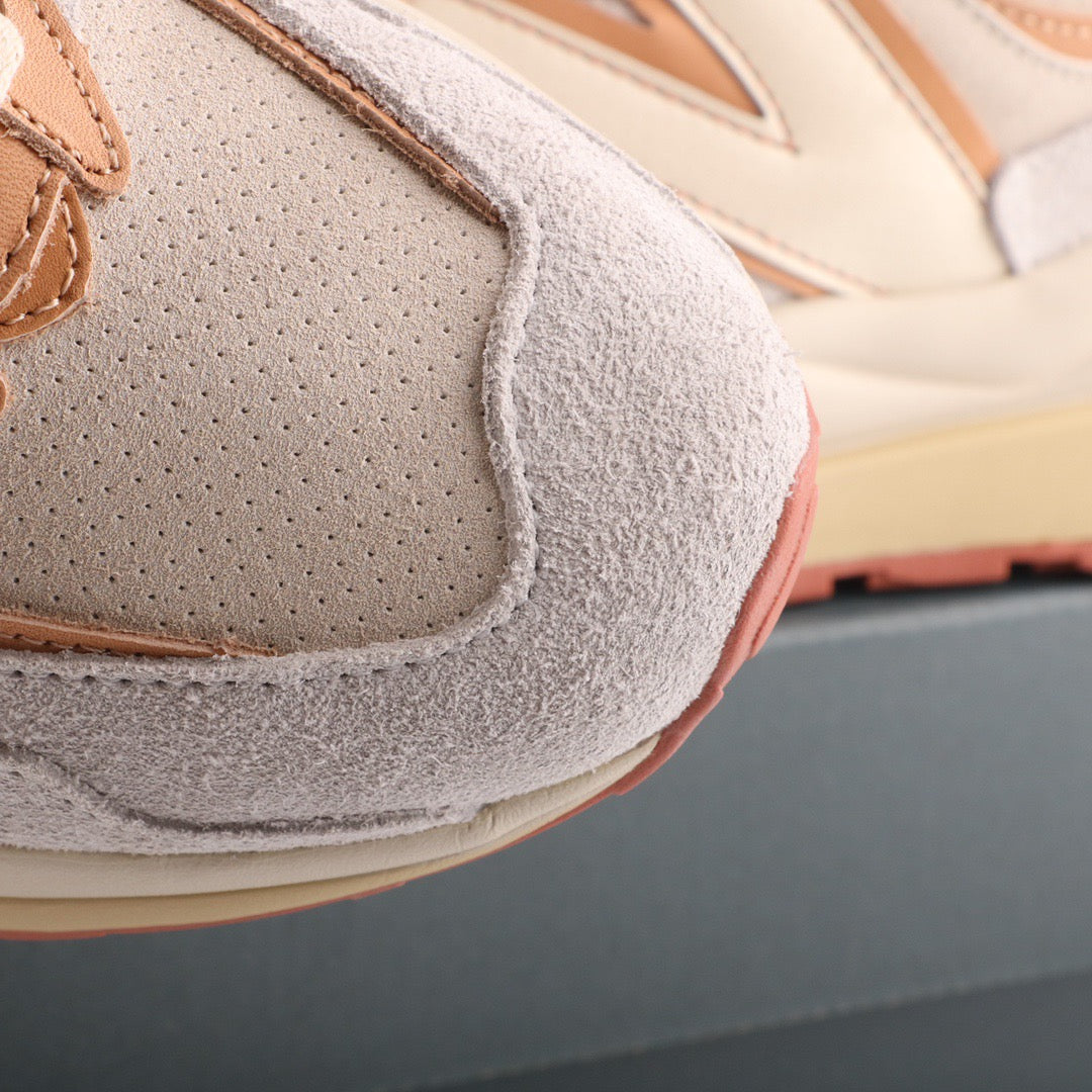 New Balance 5740