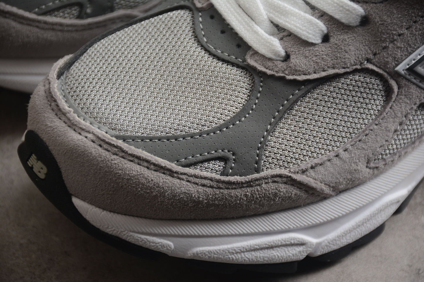New Balance V3 990