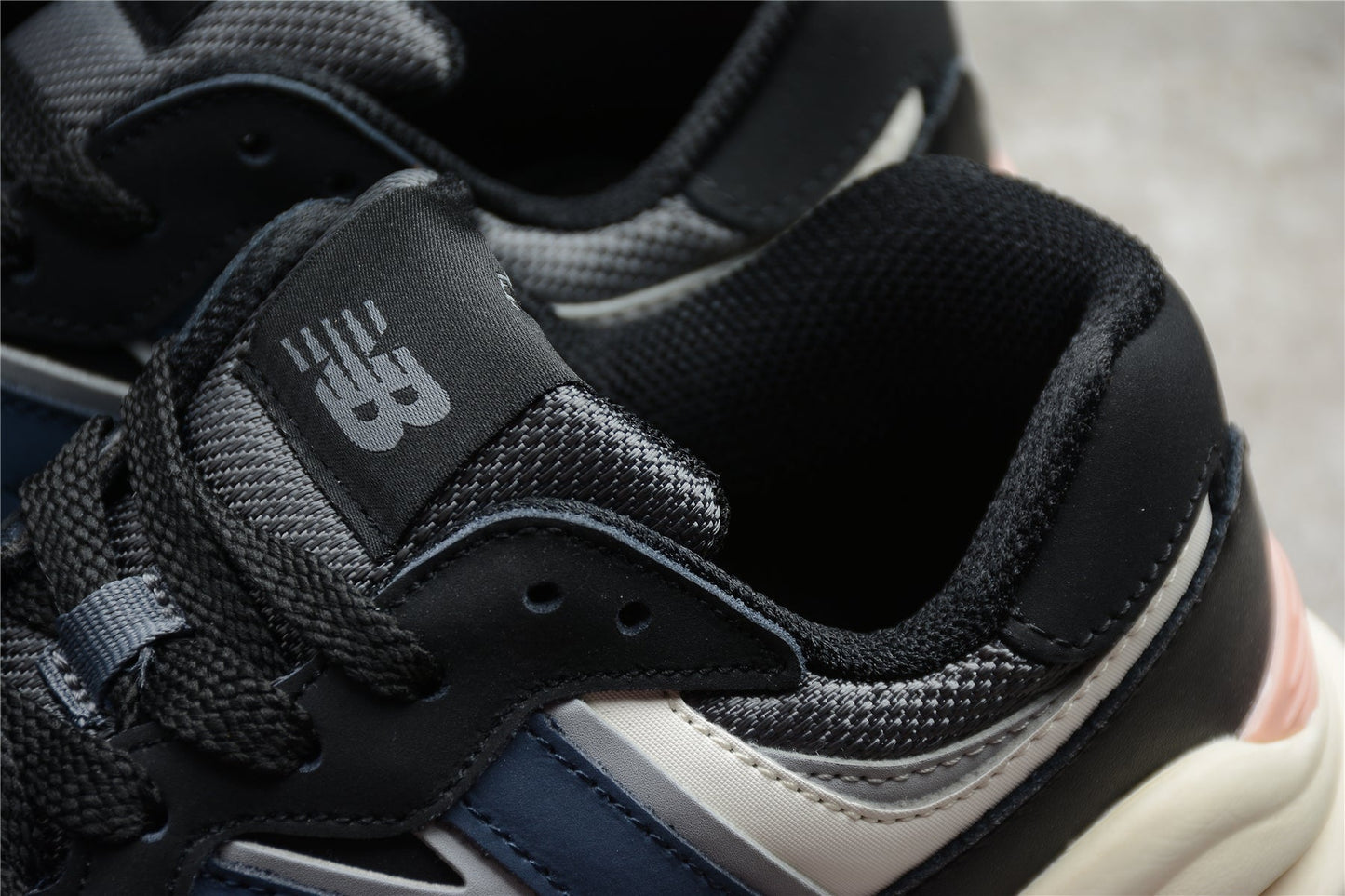 New Balance 5740