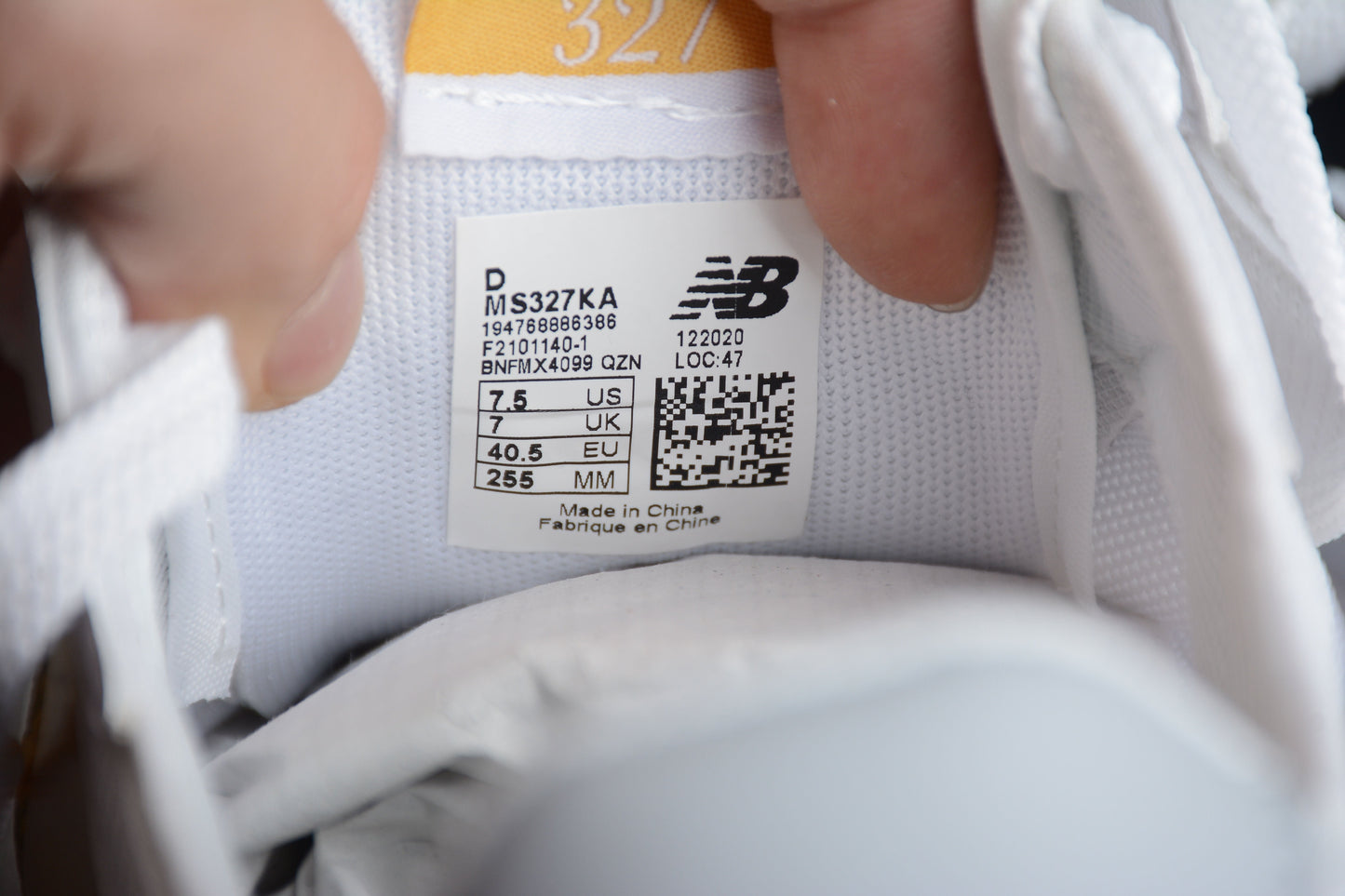 New Balance 327