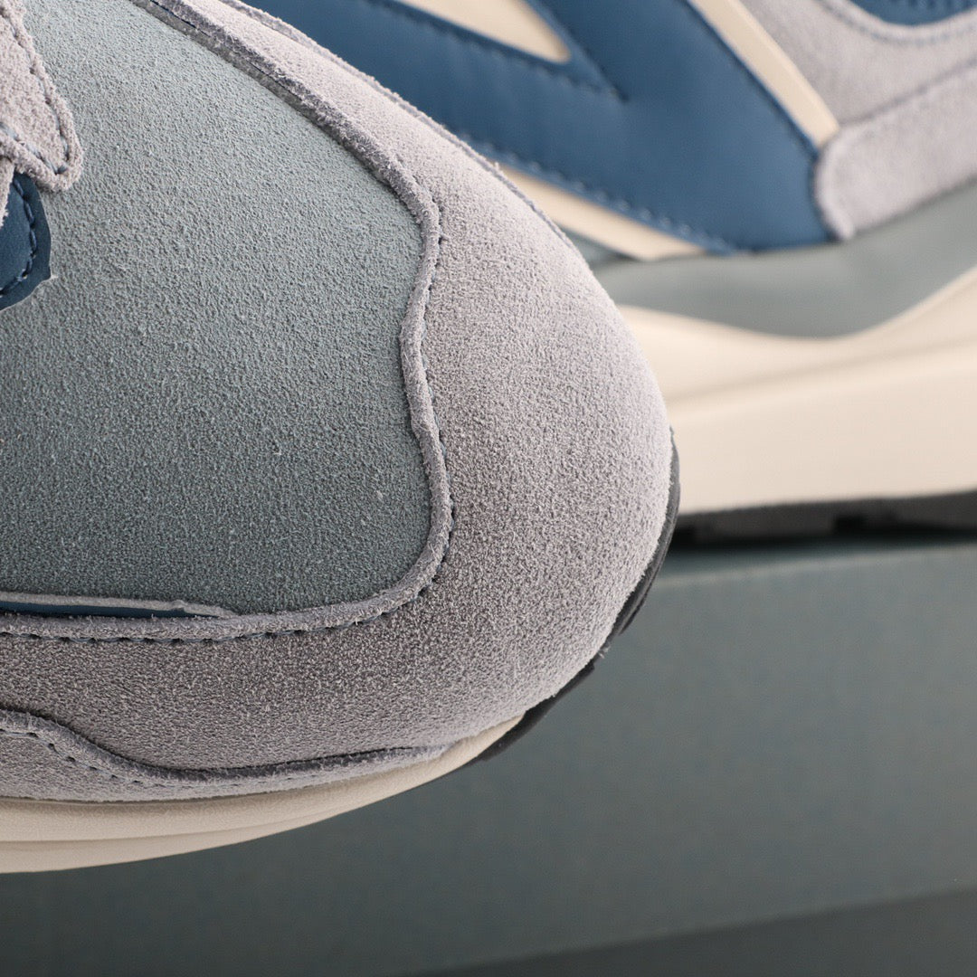 New Balance 5740