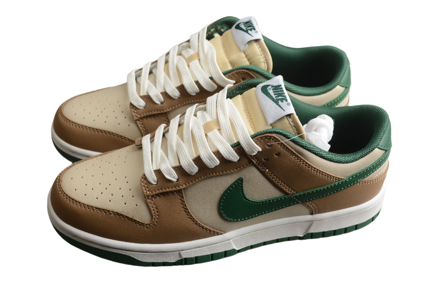 Nike Dunk Low  SB