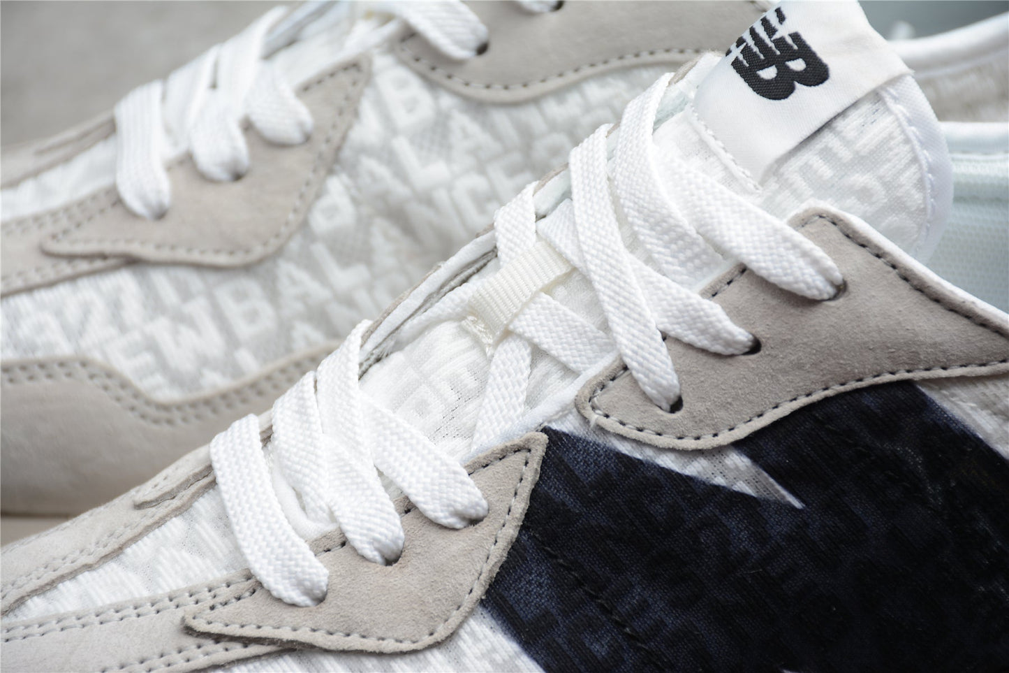 New Balance 327