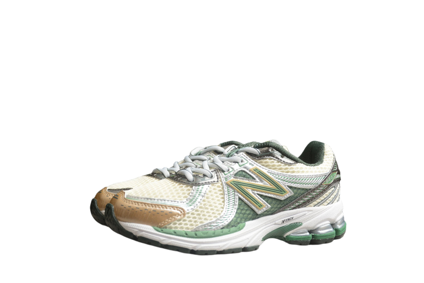 New Balance 860
