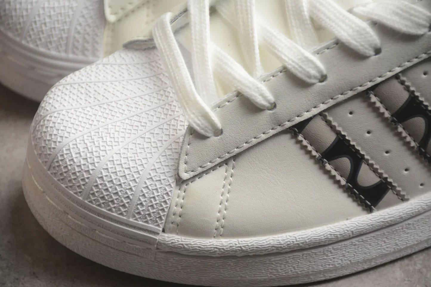 Adidas Superstar