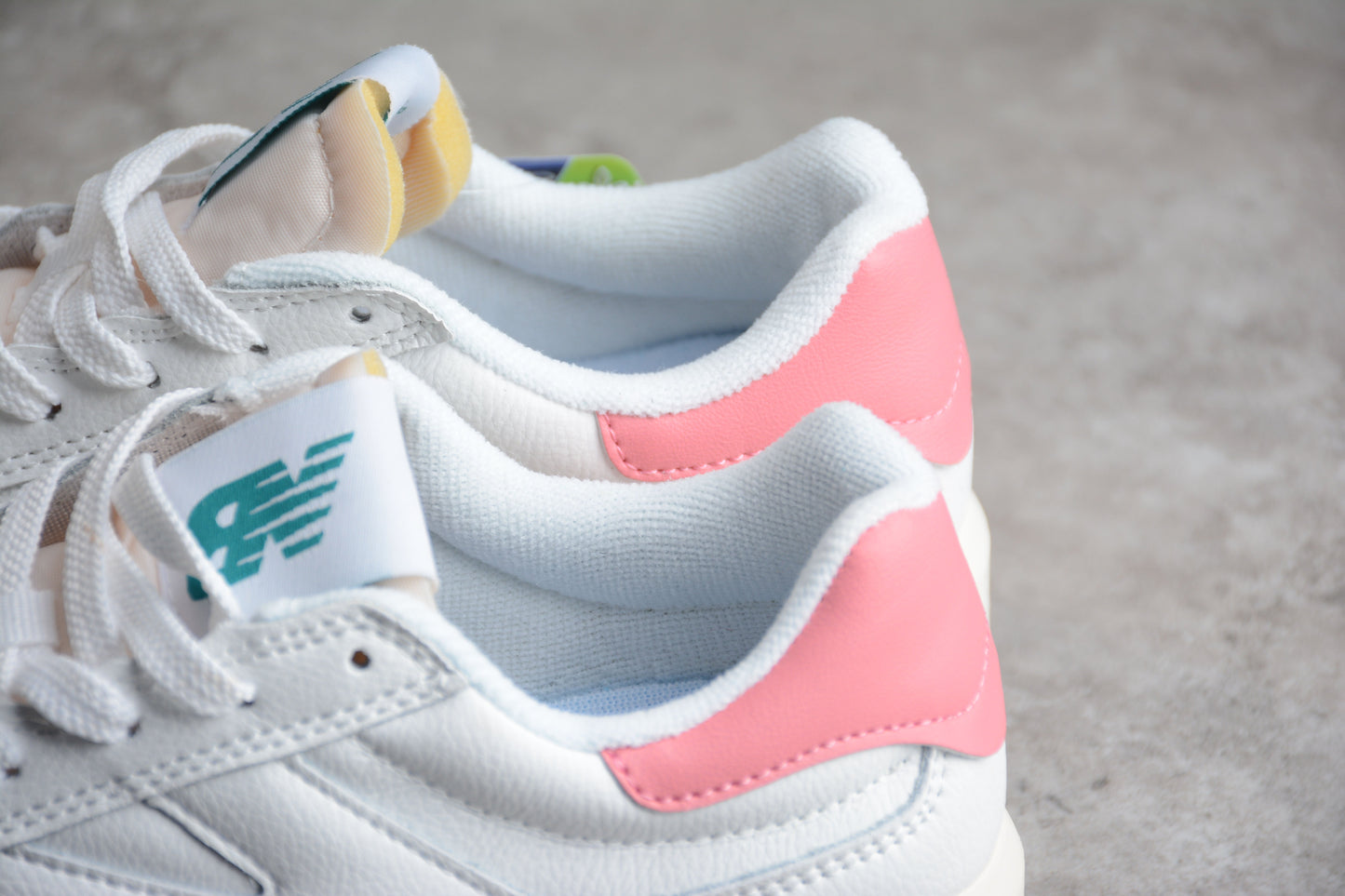 New Balance 302