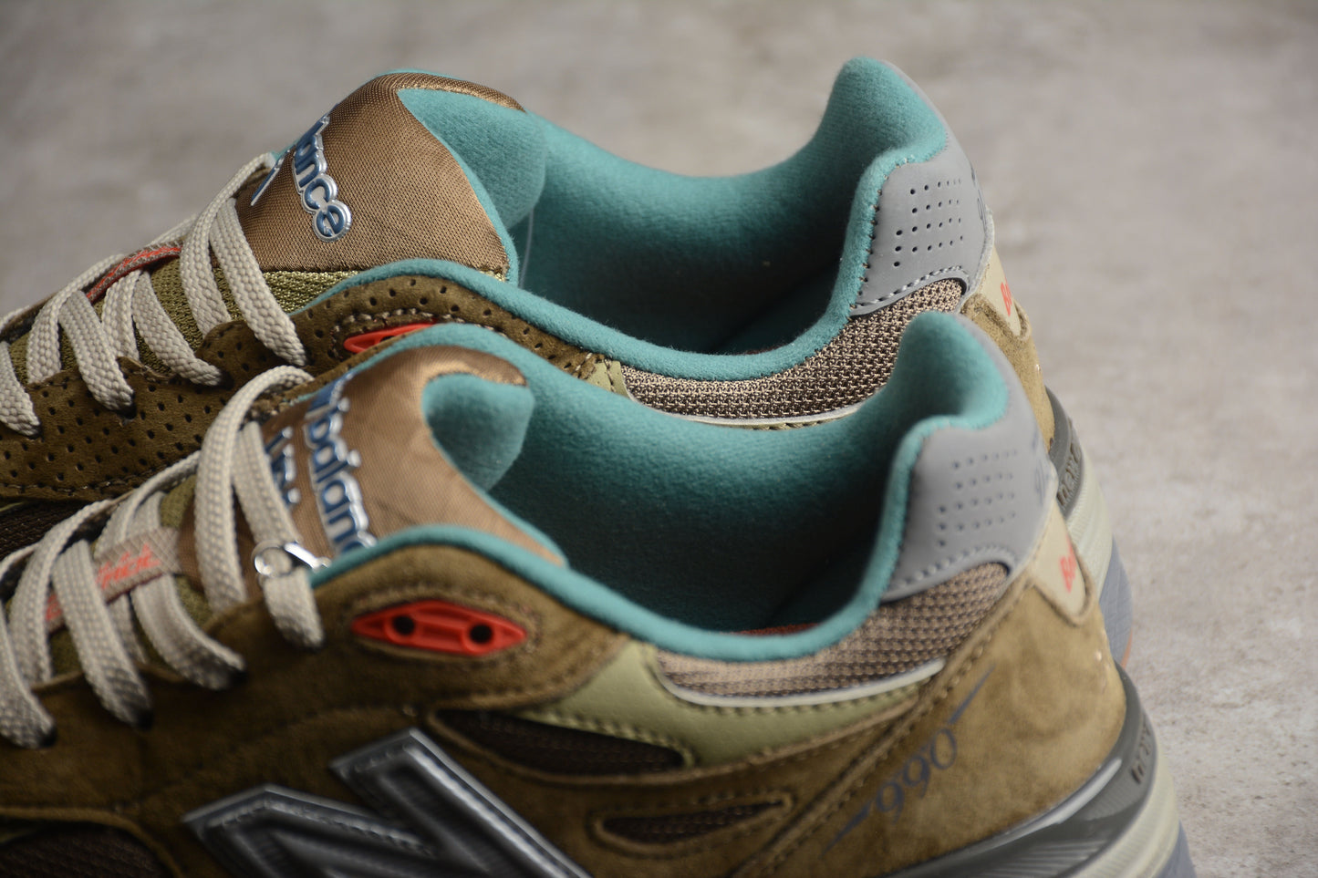 New Balance V3 990
