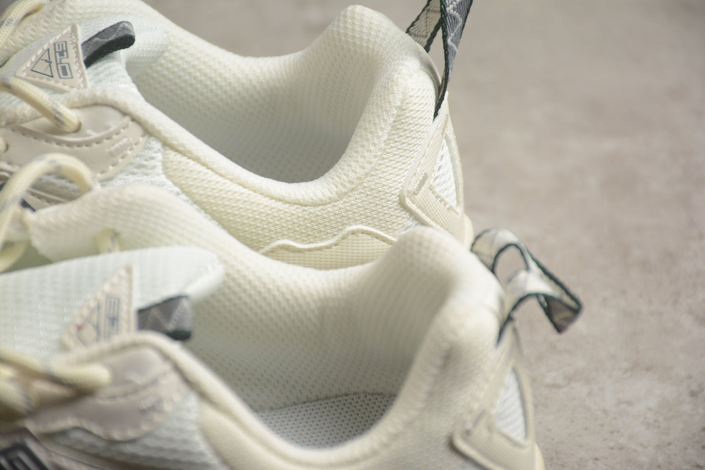 New Balance 610T