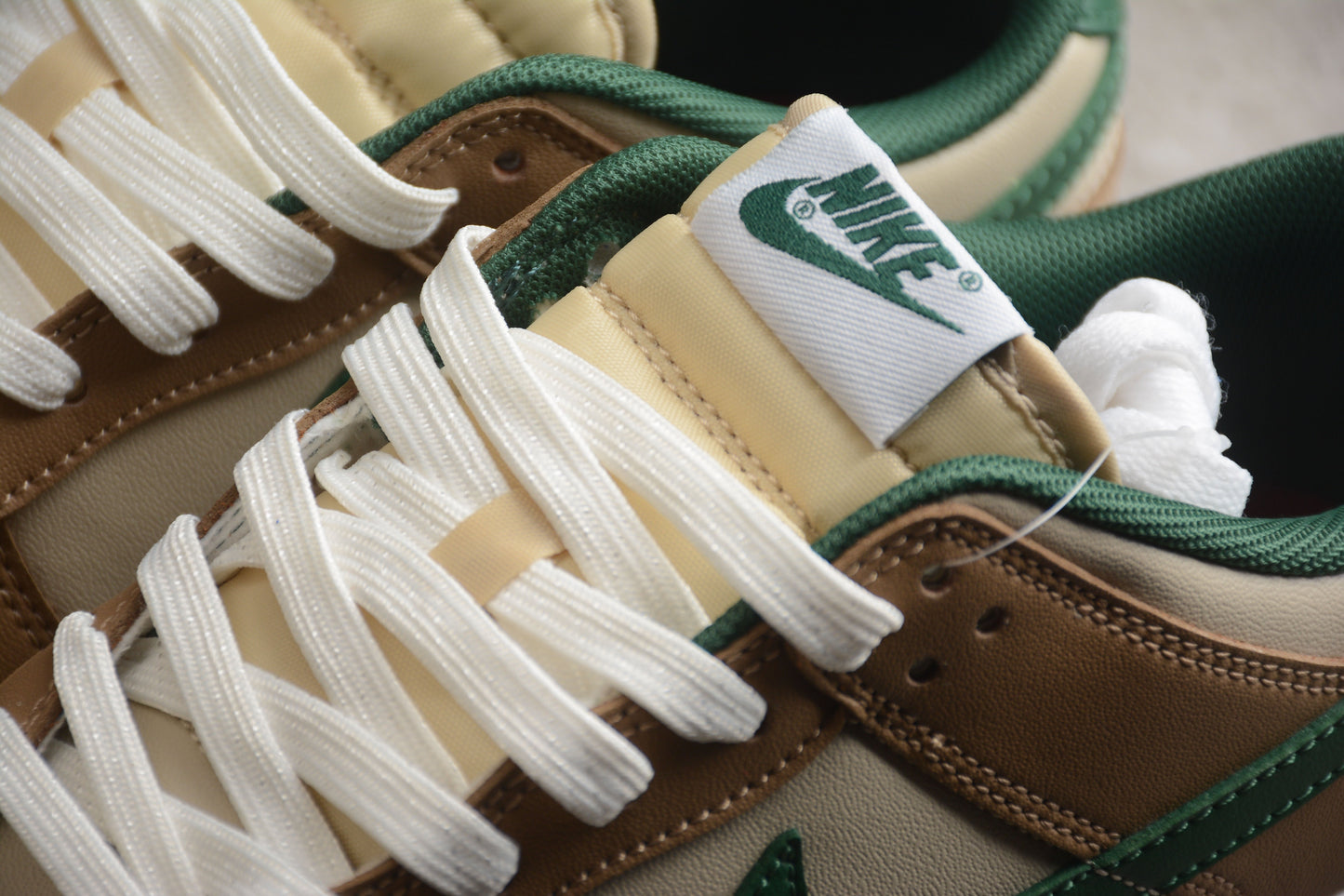 Nike Dunk Low  SB