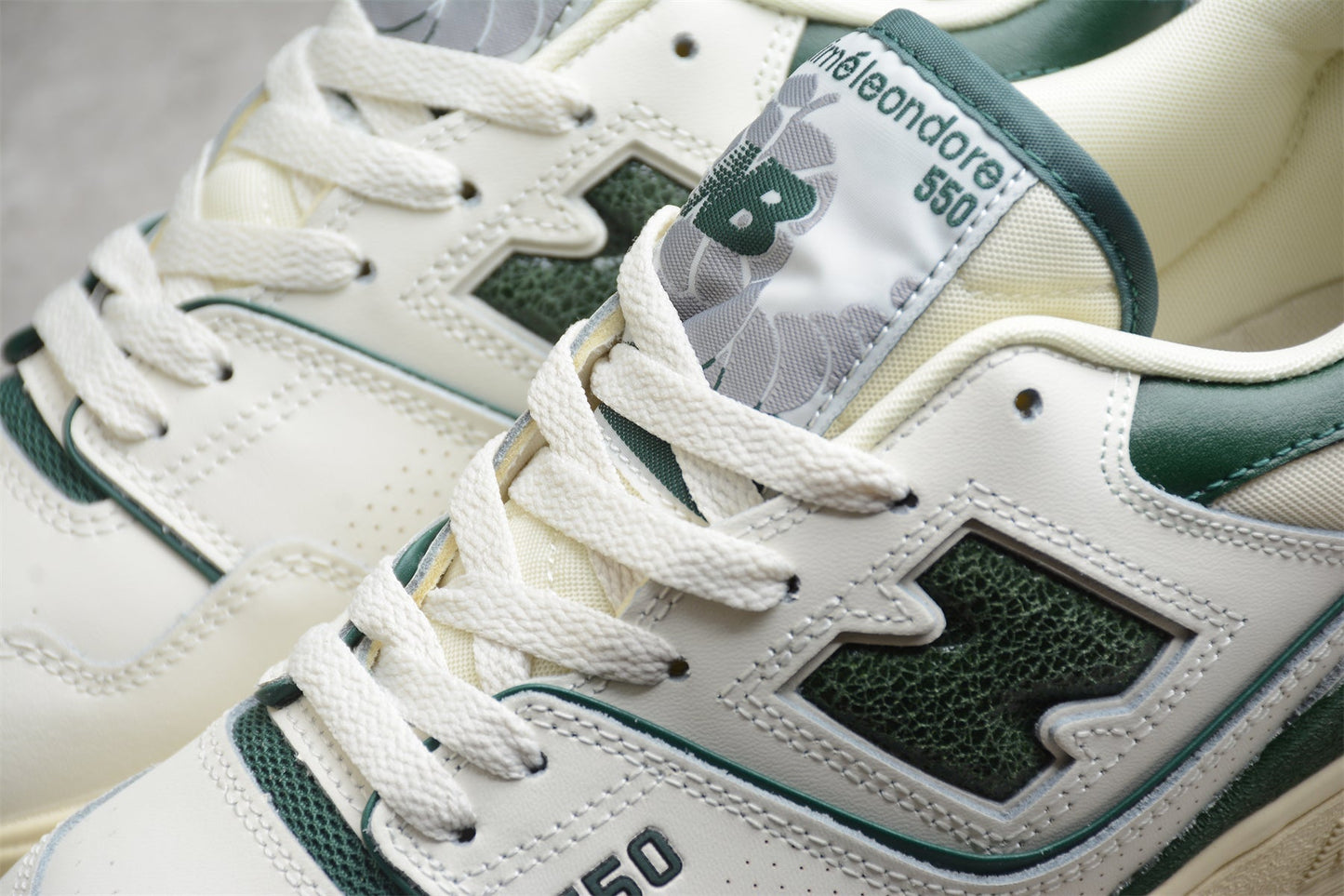 New Balance 550