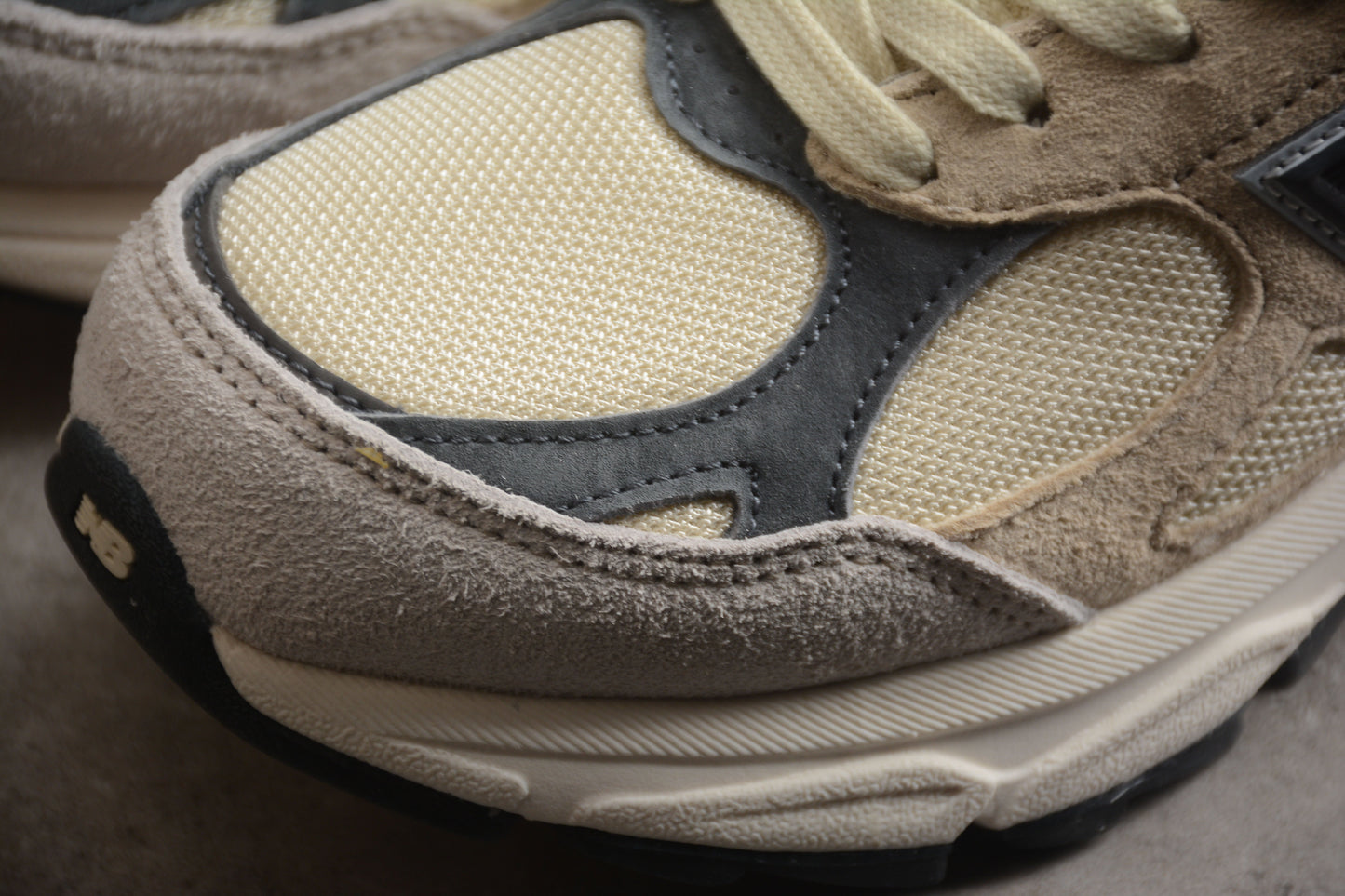New Balance V3 990