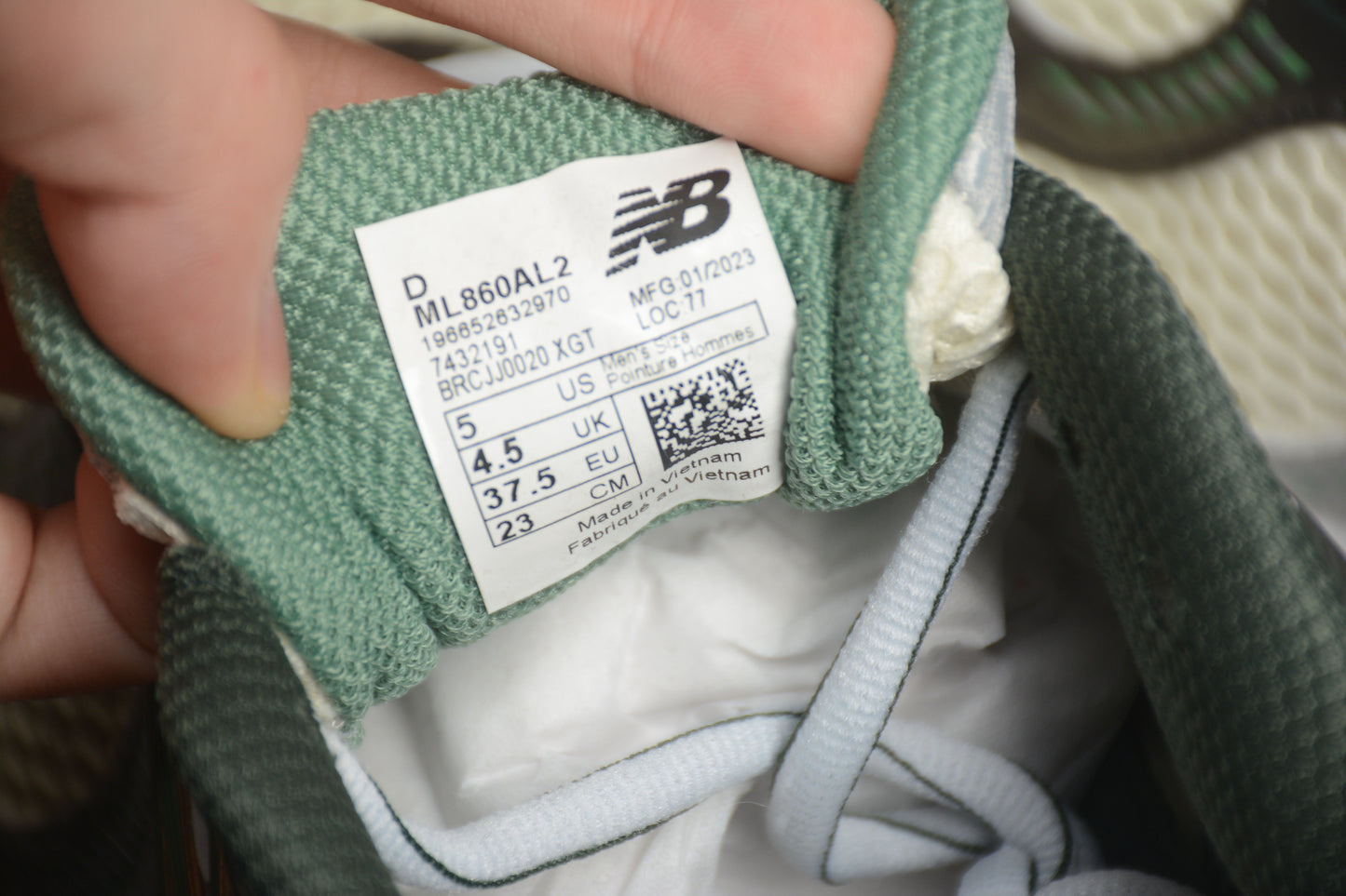 New Balance 860