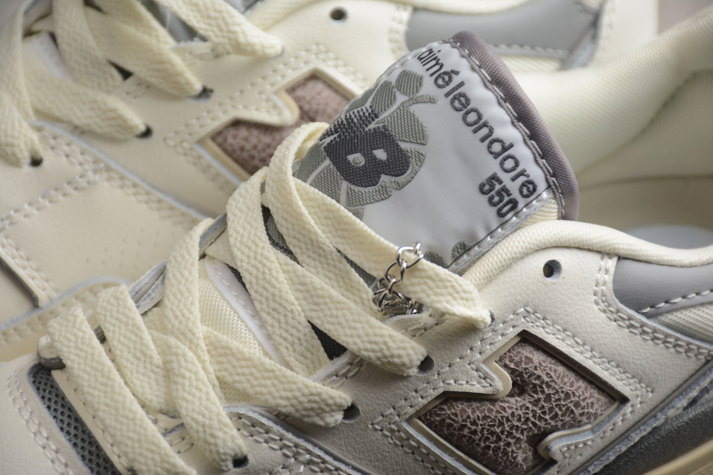 New Balance 550