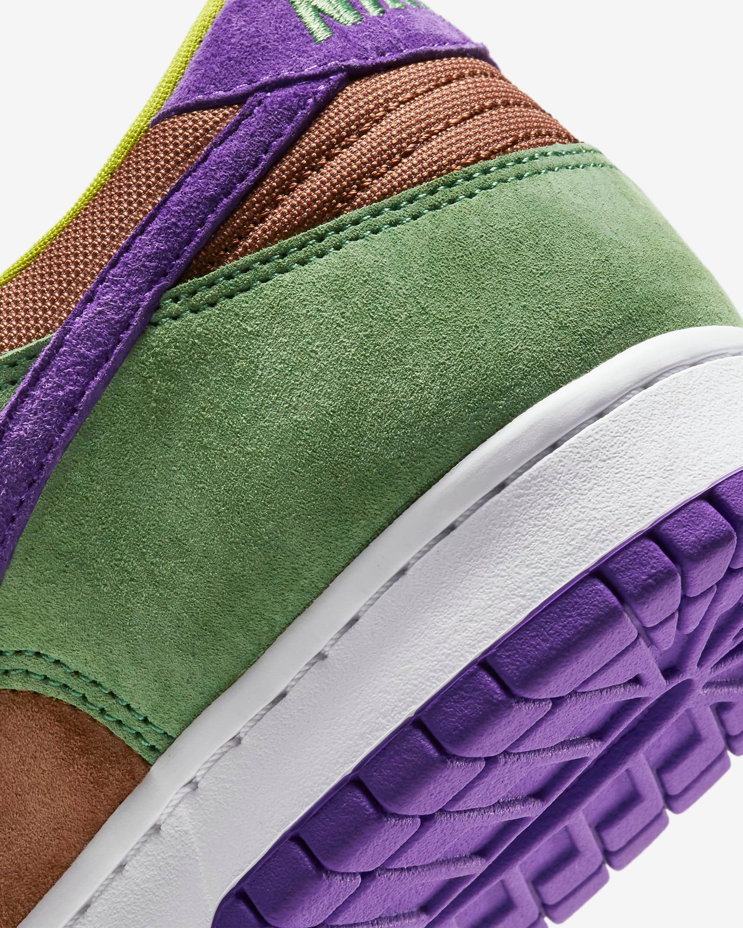 Nike Dunk Low  SB