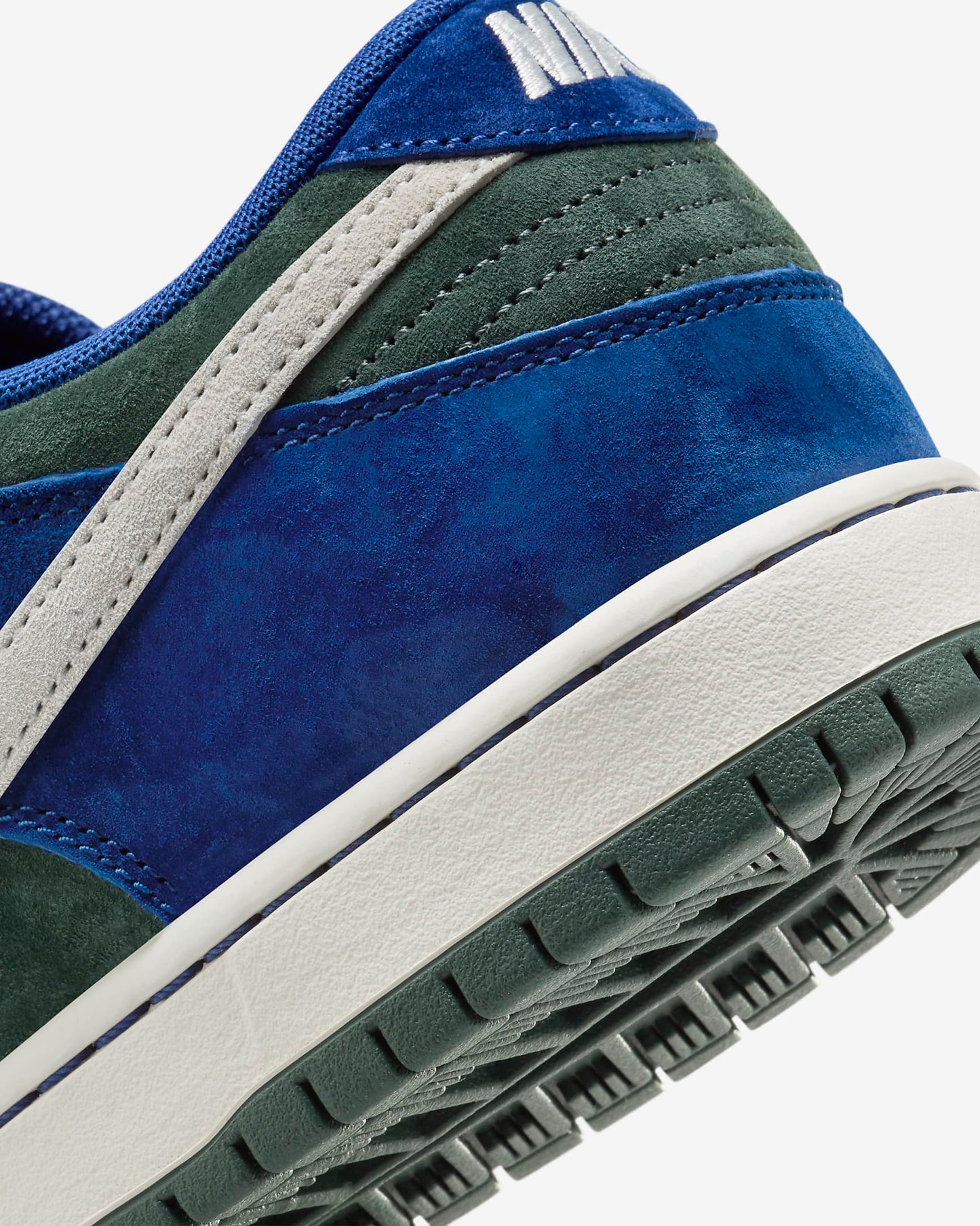Nike Dunk Low  SB