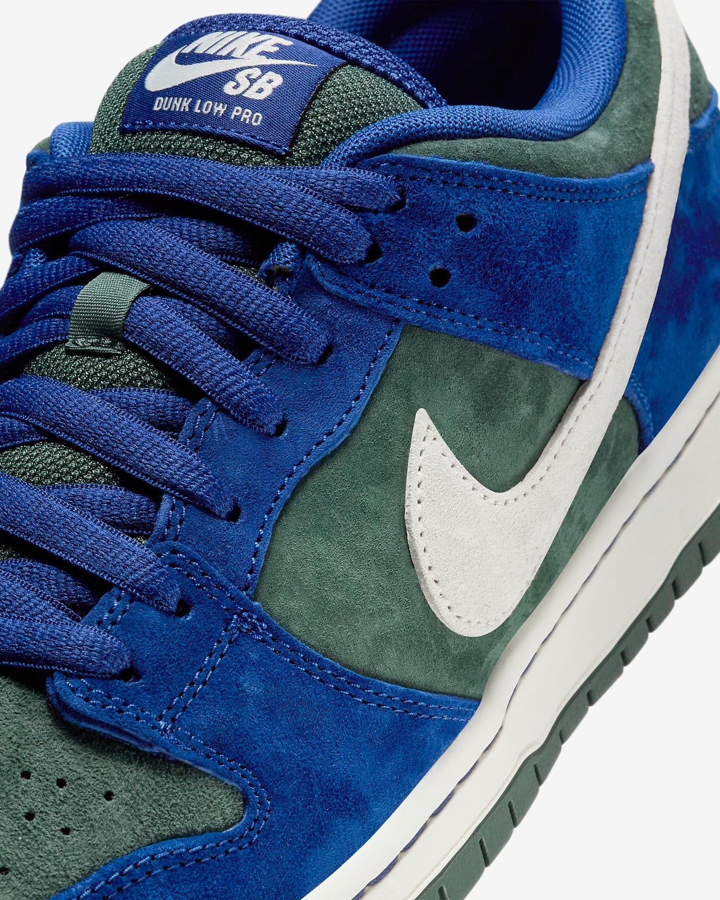Nike Dunk Low  SB