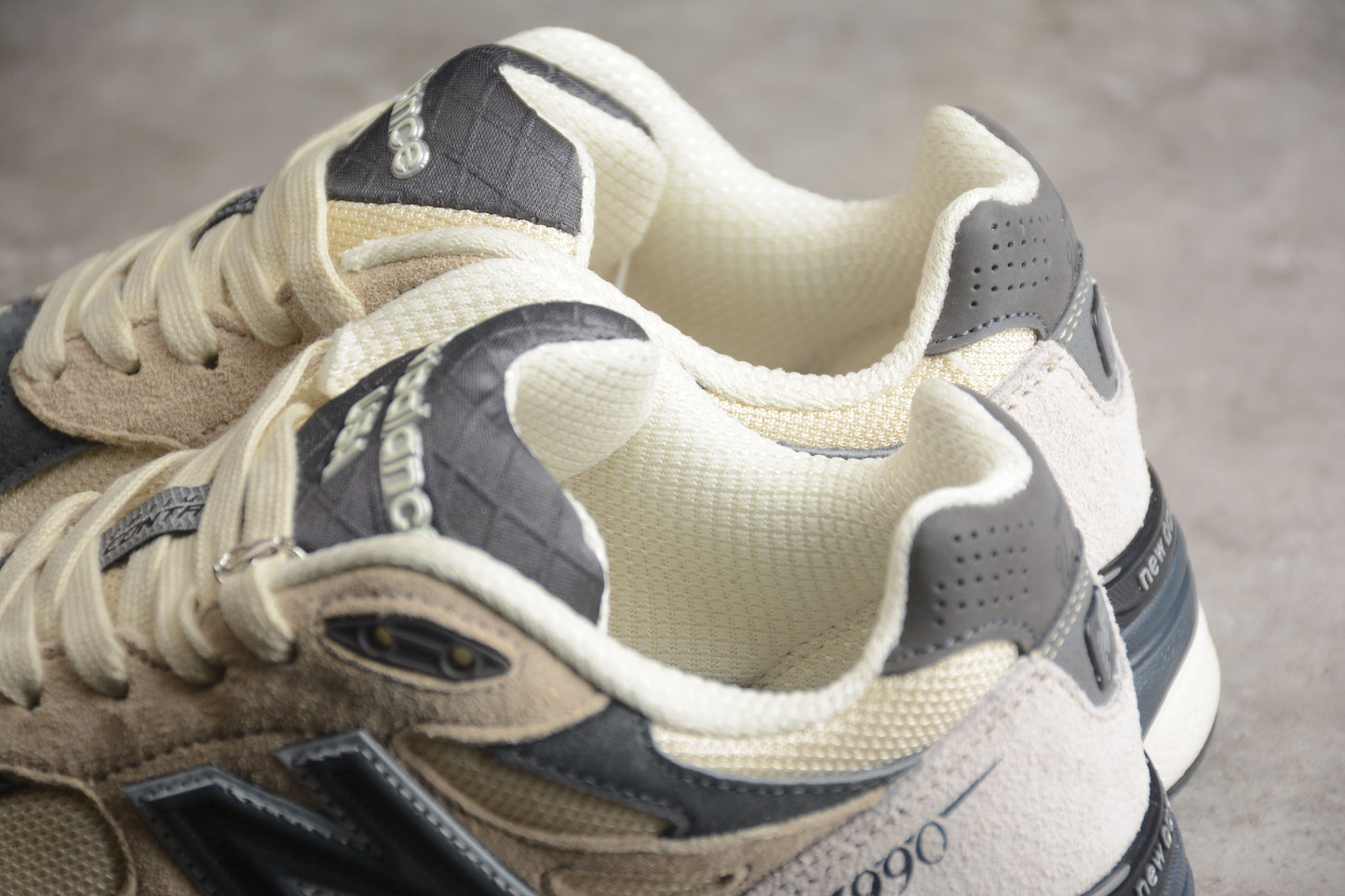 New Balance V3 990