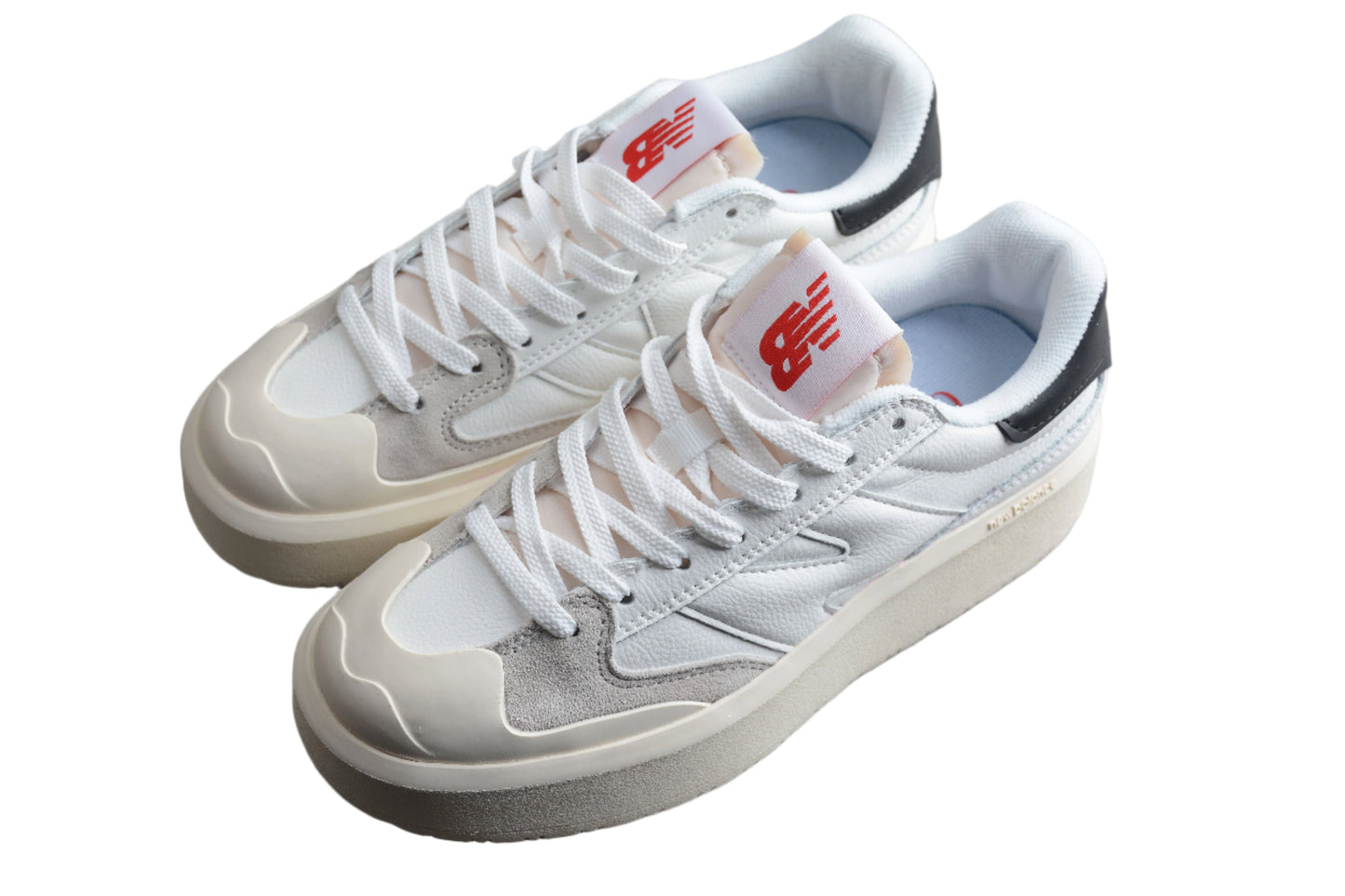 New Balance 302