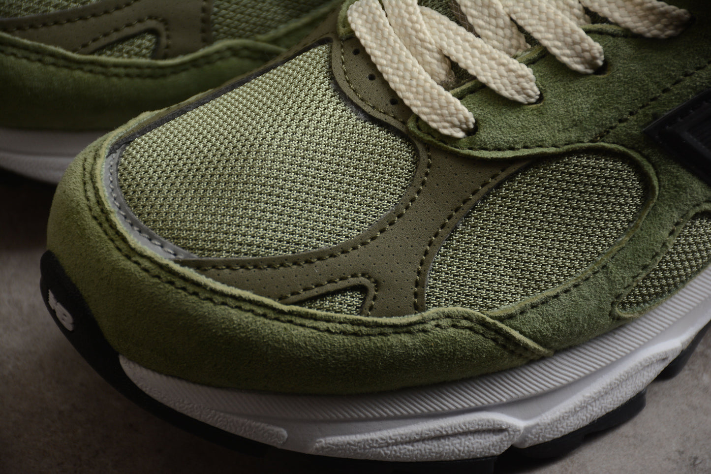 New Balance V3 990
