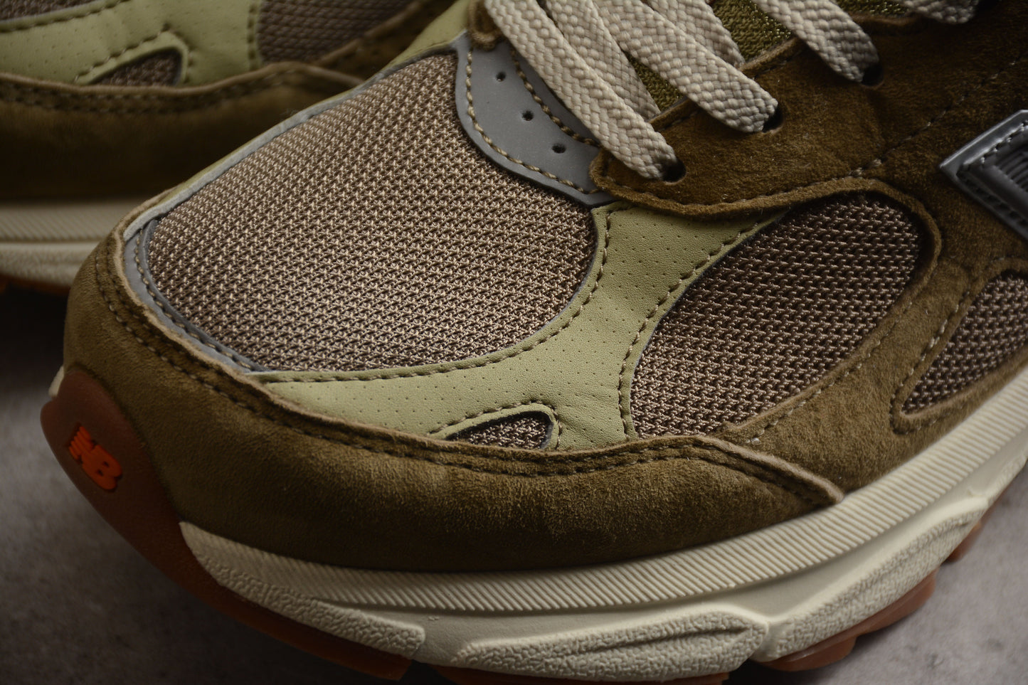 New Balance V3 990