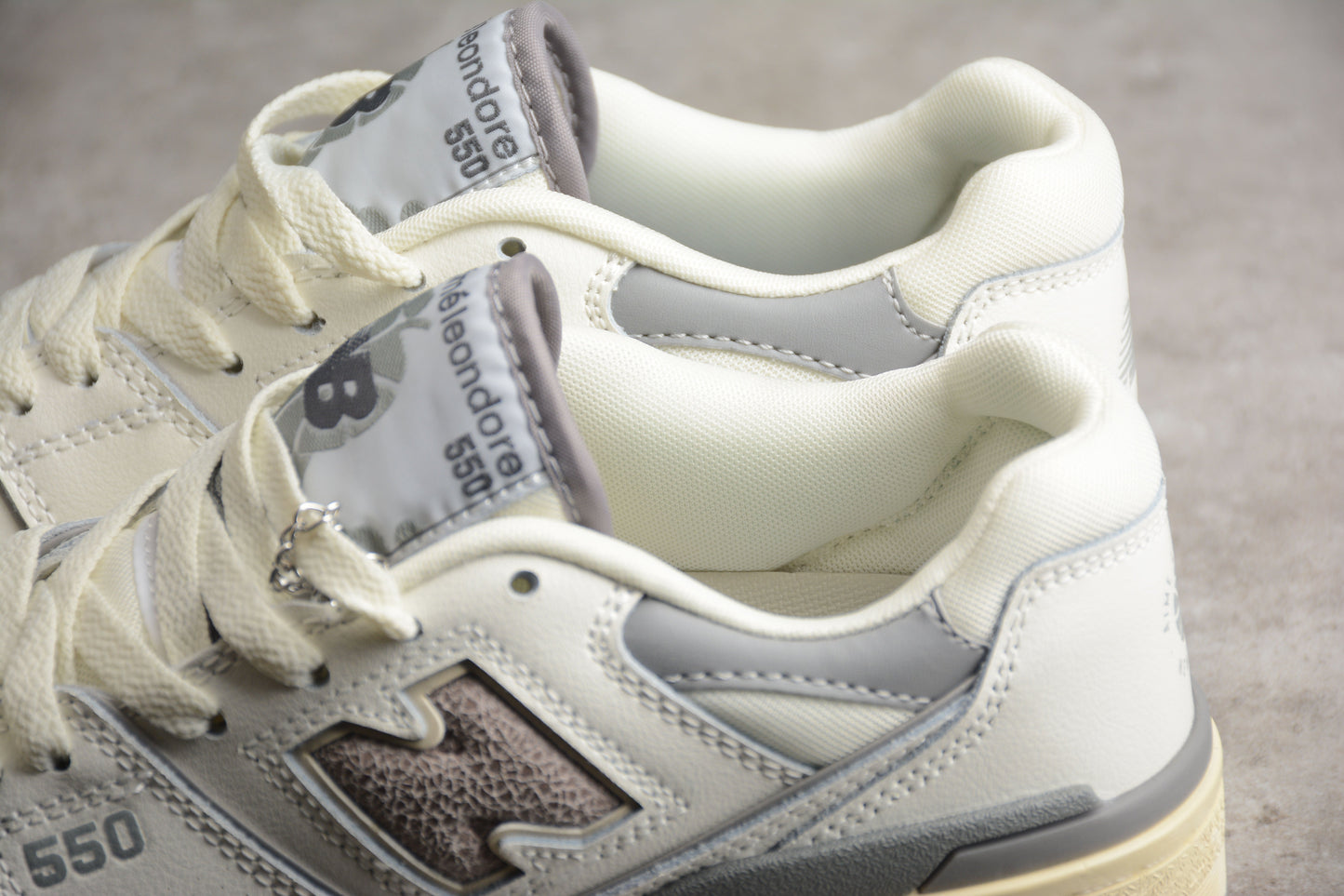 New Balance 550