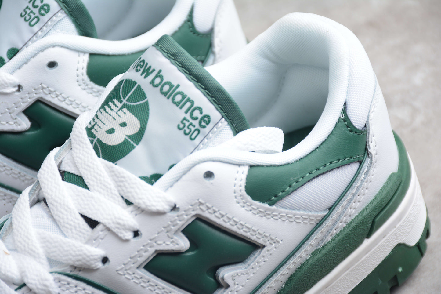 New Balance 550