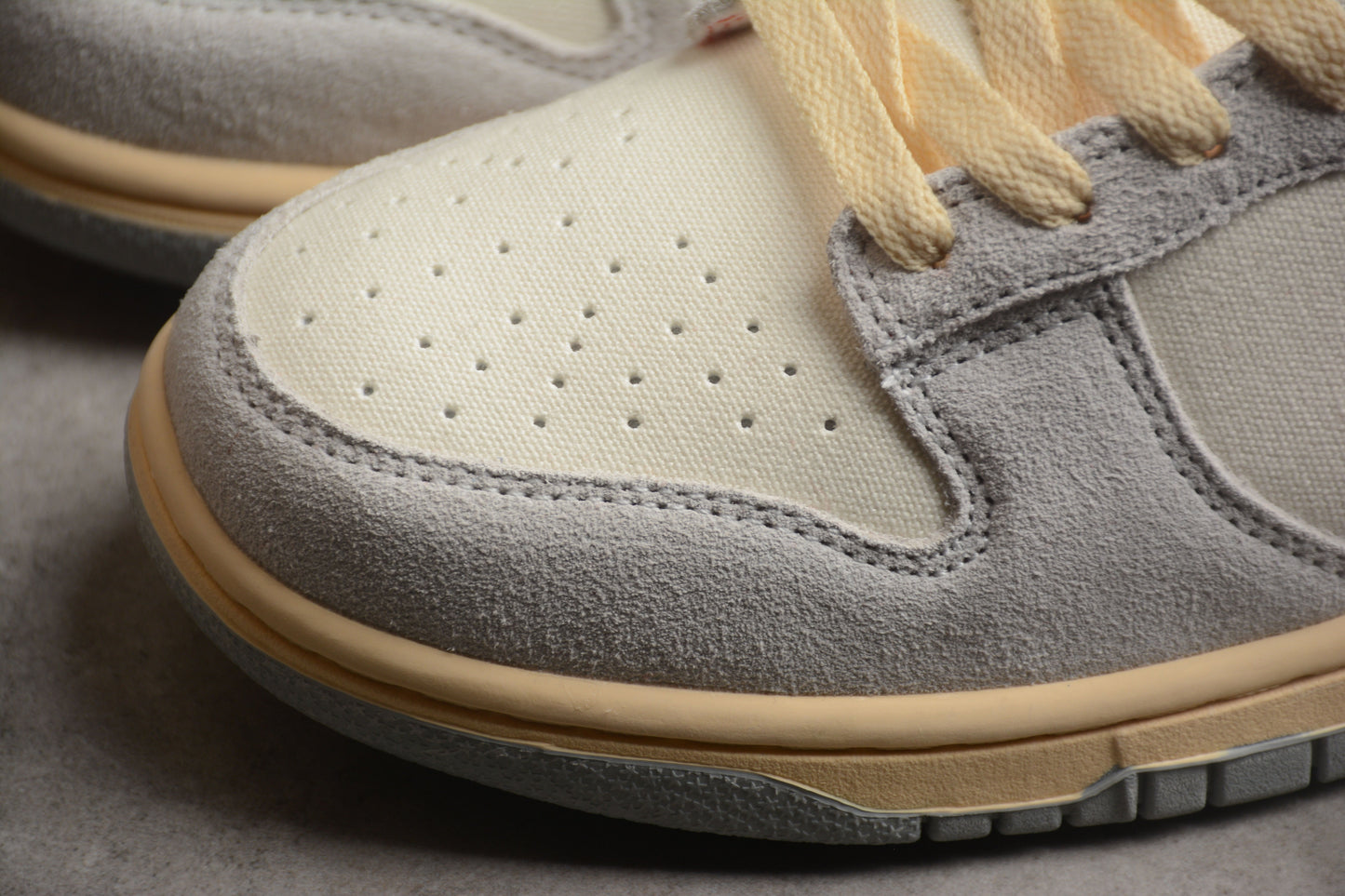 Nike Dunk Low  SB