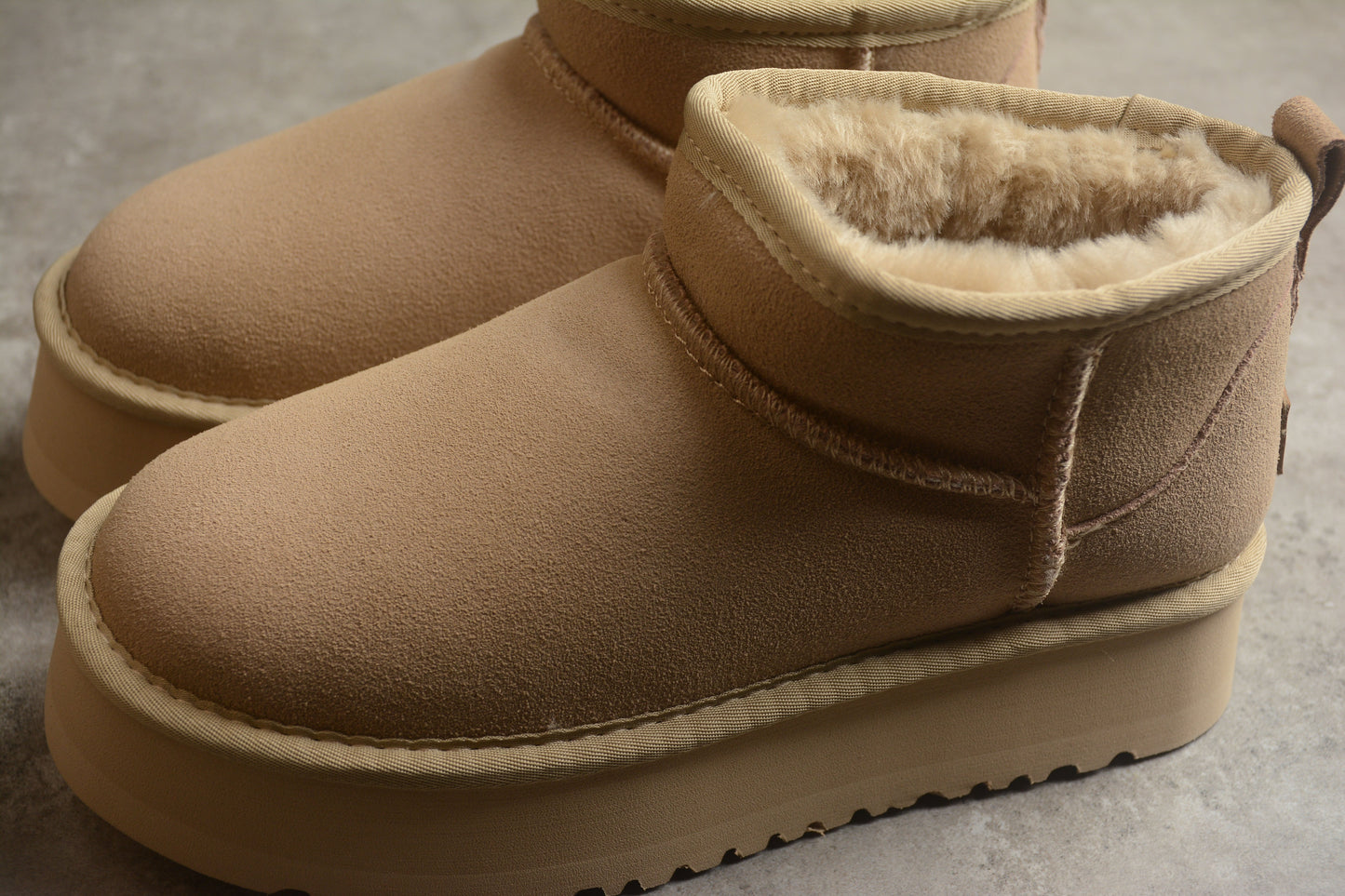 UGG Ultra Mini Platform