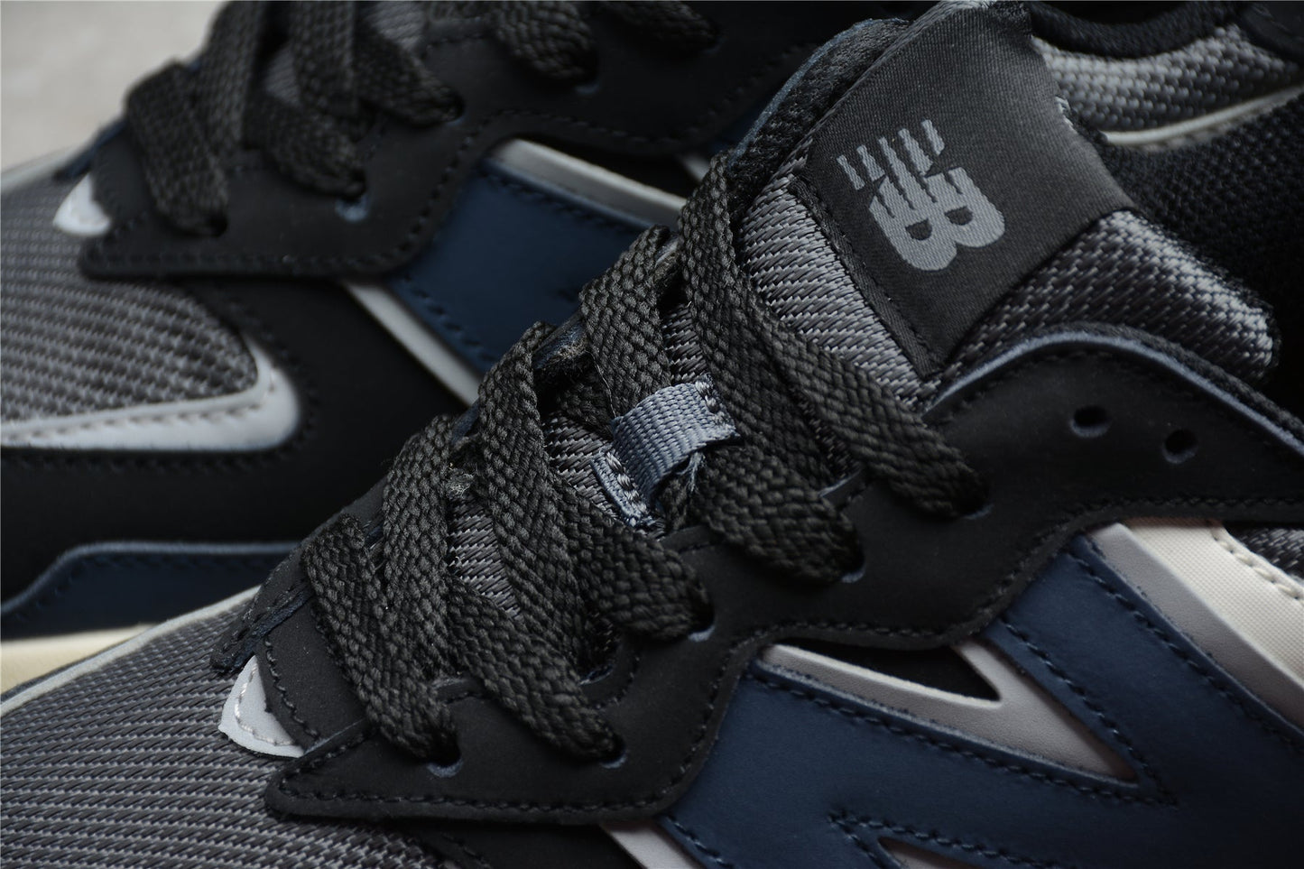 New Balance 5740