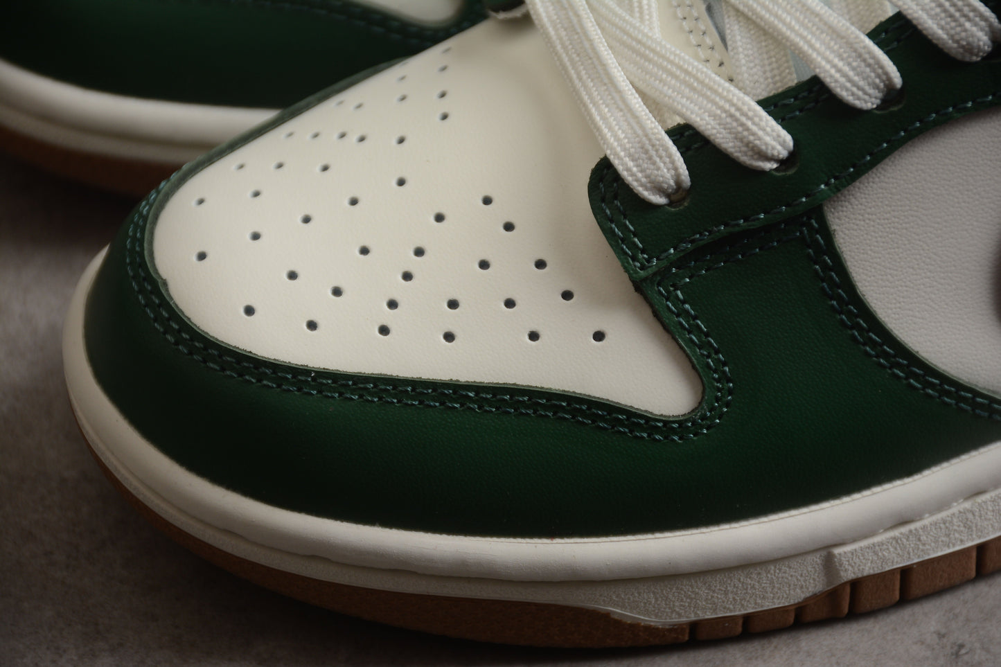 Nike Dunk Low  SB