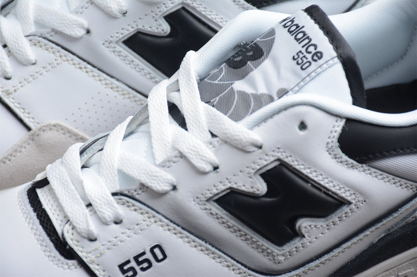 New Balance 550
