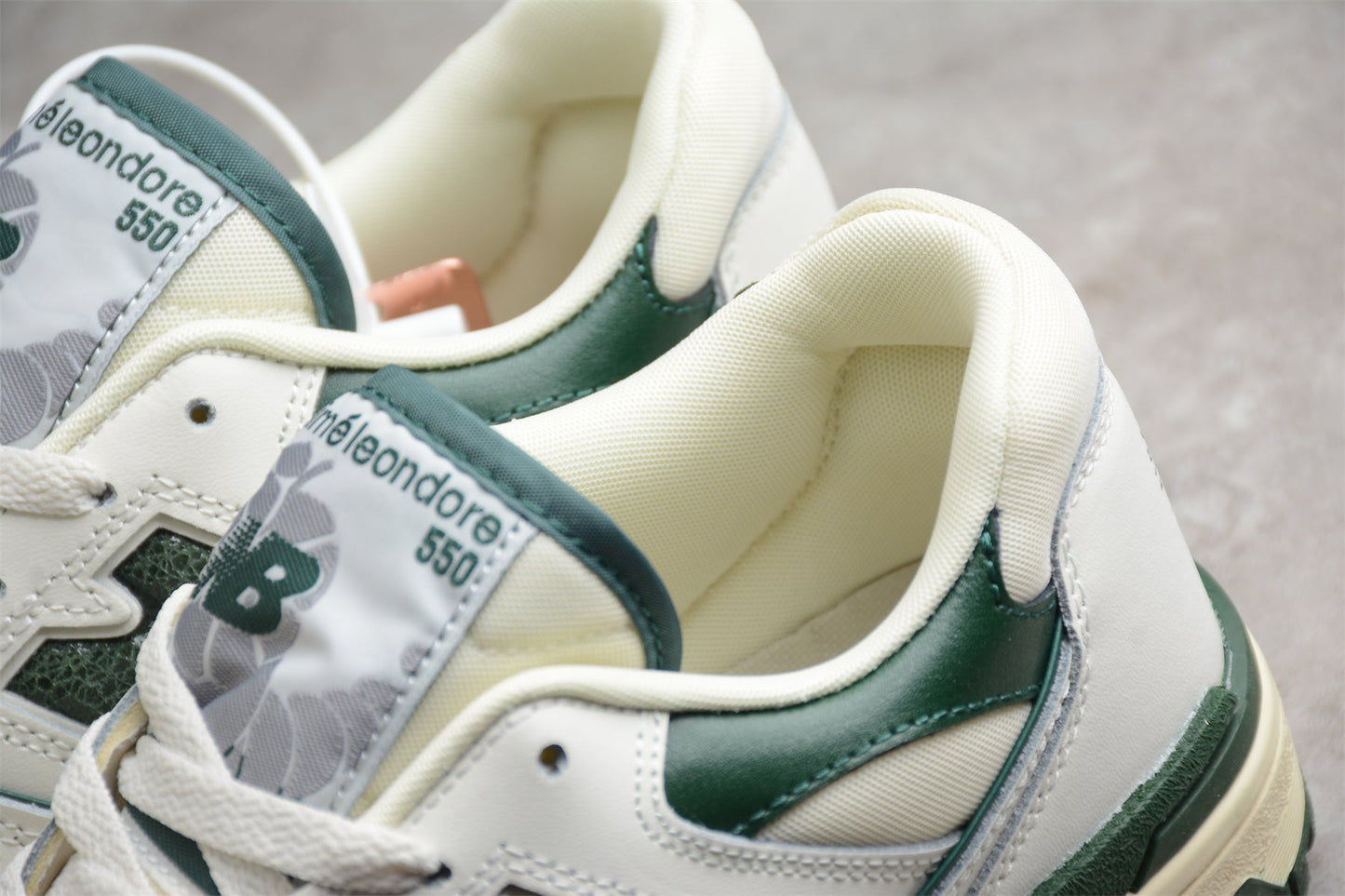 New Balance 550