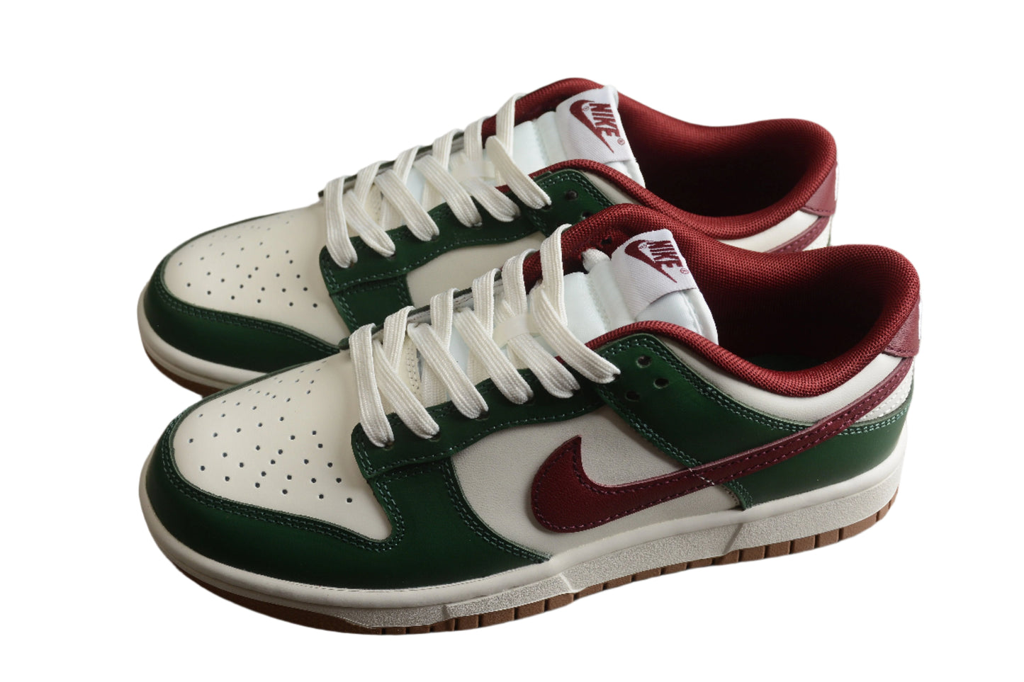 Nike Dunk Low  SB